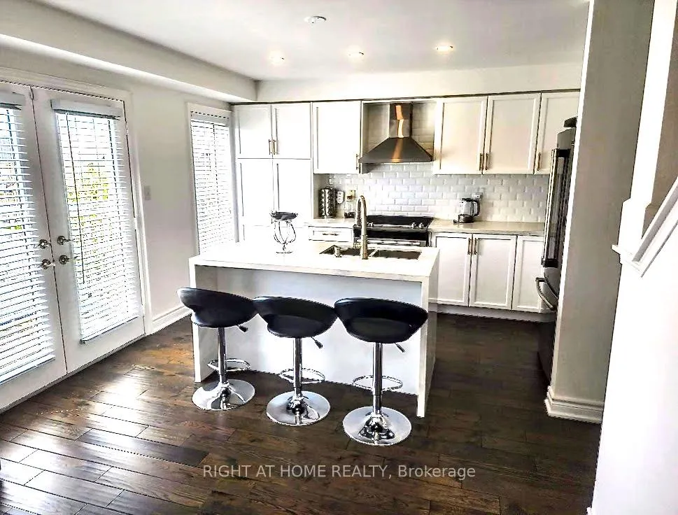 Photo 15 of 51 Devineridge Avenue, Ajax, Central East — HOMEH