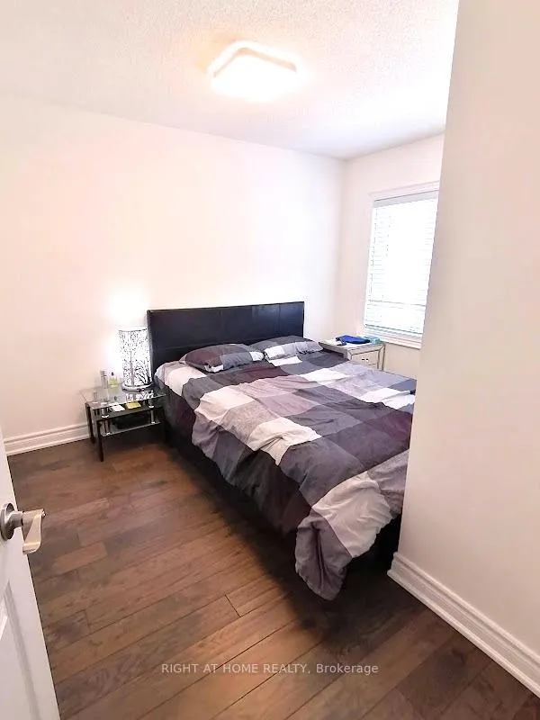 Photo 26 of 51 Devineridge Avenue, Ajax, Central East — HOMEH