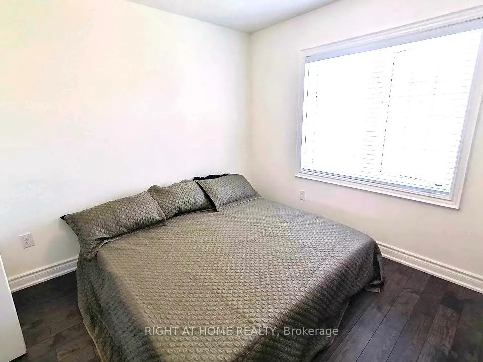 Photo 30 of 51 Devineridge Avenue, Ajax, Central East — HOMEH