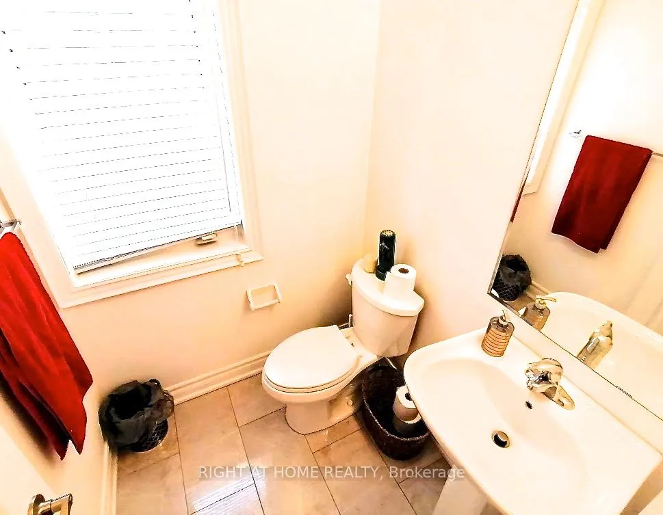 Photo 33 of 51 Devineridge Avenue, Ajax, Central East — HOMEH