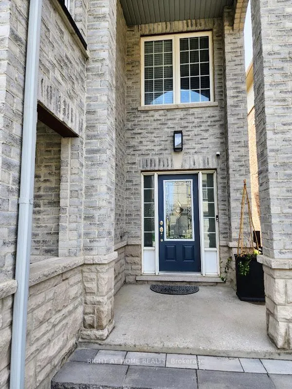 Photo 37 of 51 Devineridge Avenue, Ajax, Central East — HOMEH