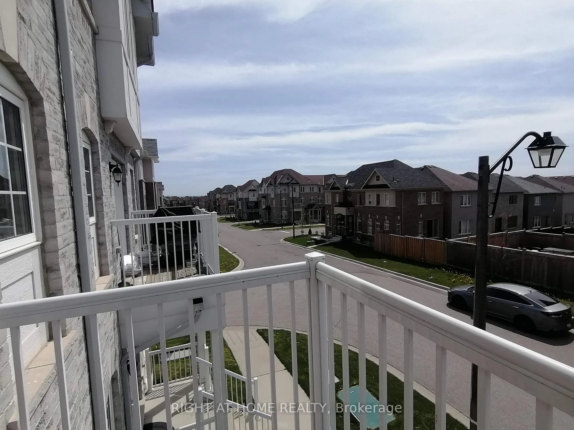 Photo 40 of 51 Devineridge Avenue, Ajax, Central East — HOMEH
