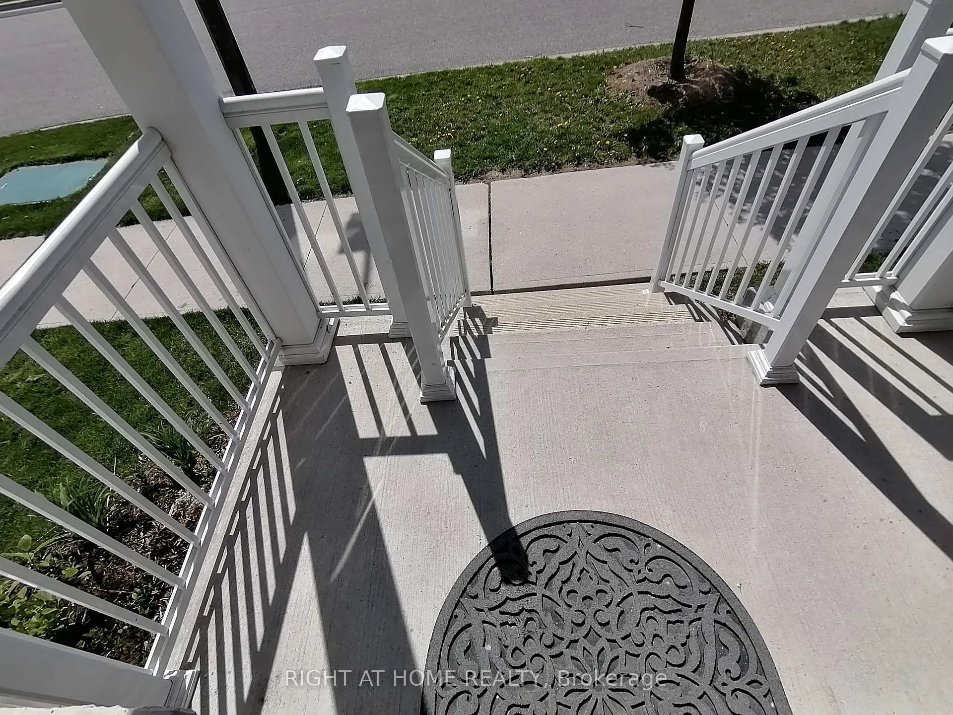 Photo 41 of 51 Devineridge Avenue, Ajax, Central East — HOMEH