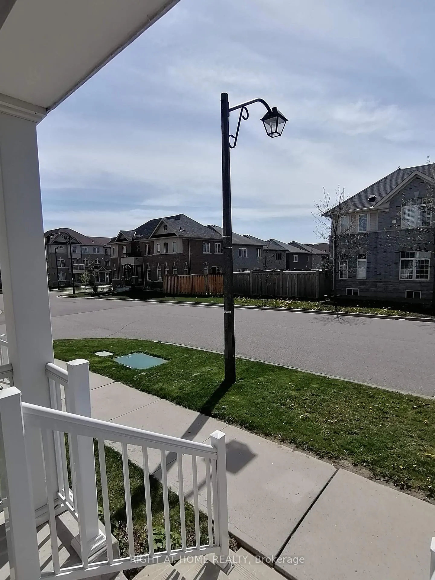 Photo 42 of 51 Devineridge Avenue, Ajax, Central East — HOMEH