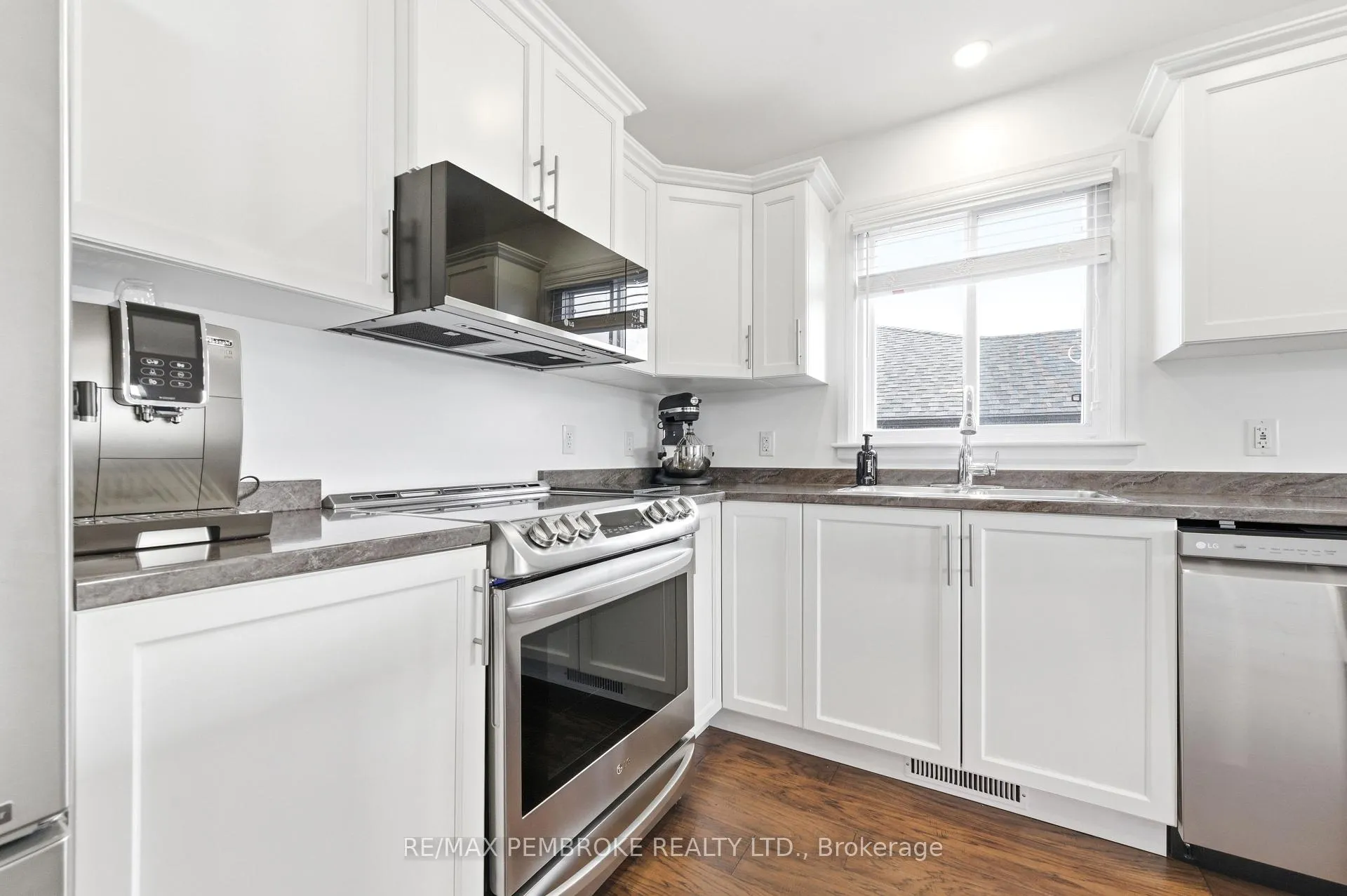 Photo 12 of 20 Liam Street, Petawawa — HOMEH