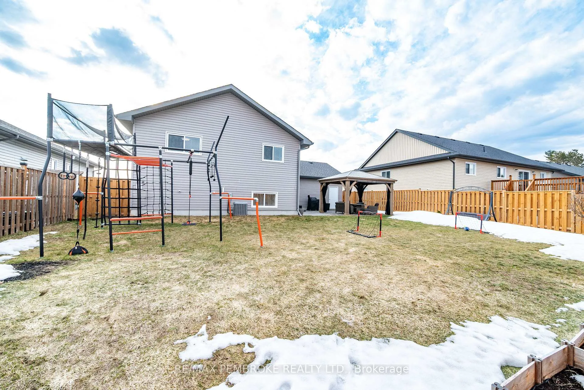 Photo 42 of 20 Liam Street, Petawawa — HOMEH