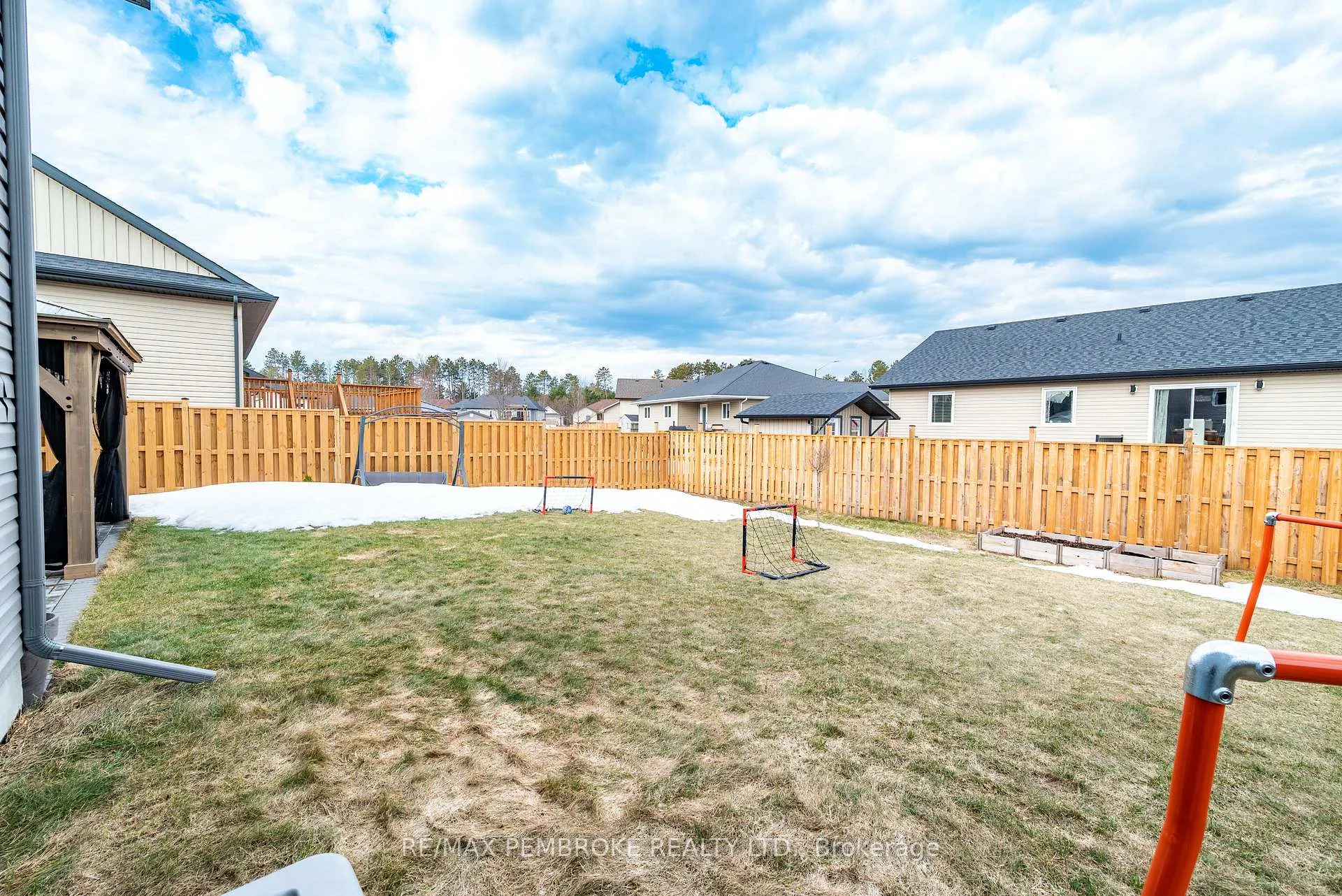 Photo 44 of 20 Liam Street, Petawawa — HOMEH