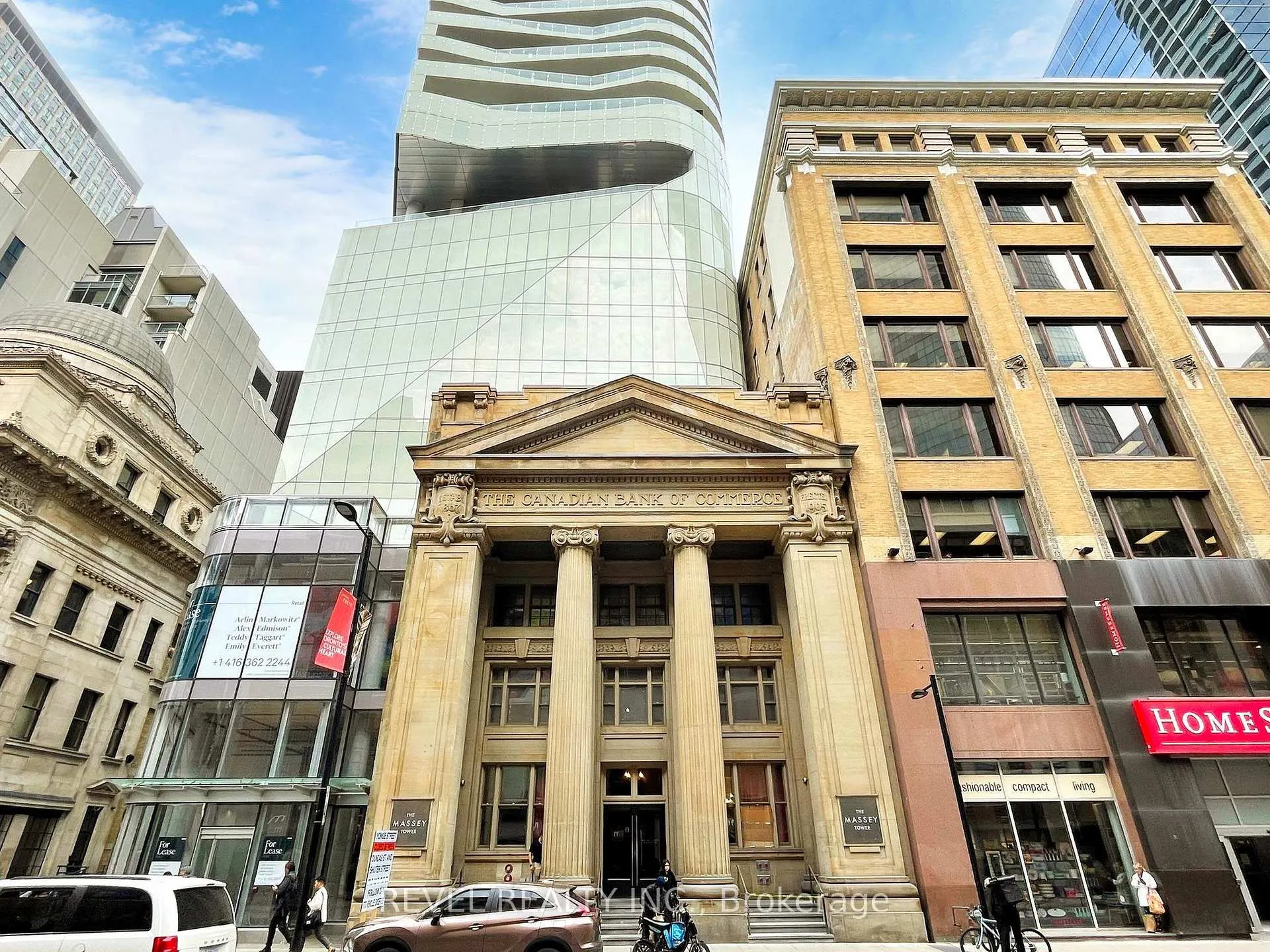 Front of Unit 2412, 197 Yonge Street