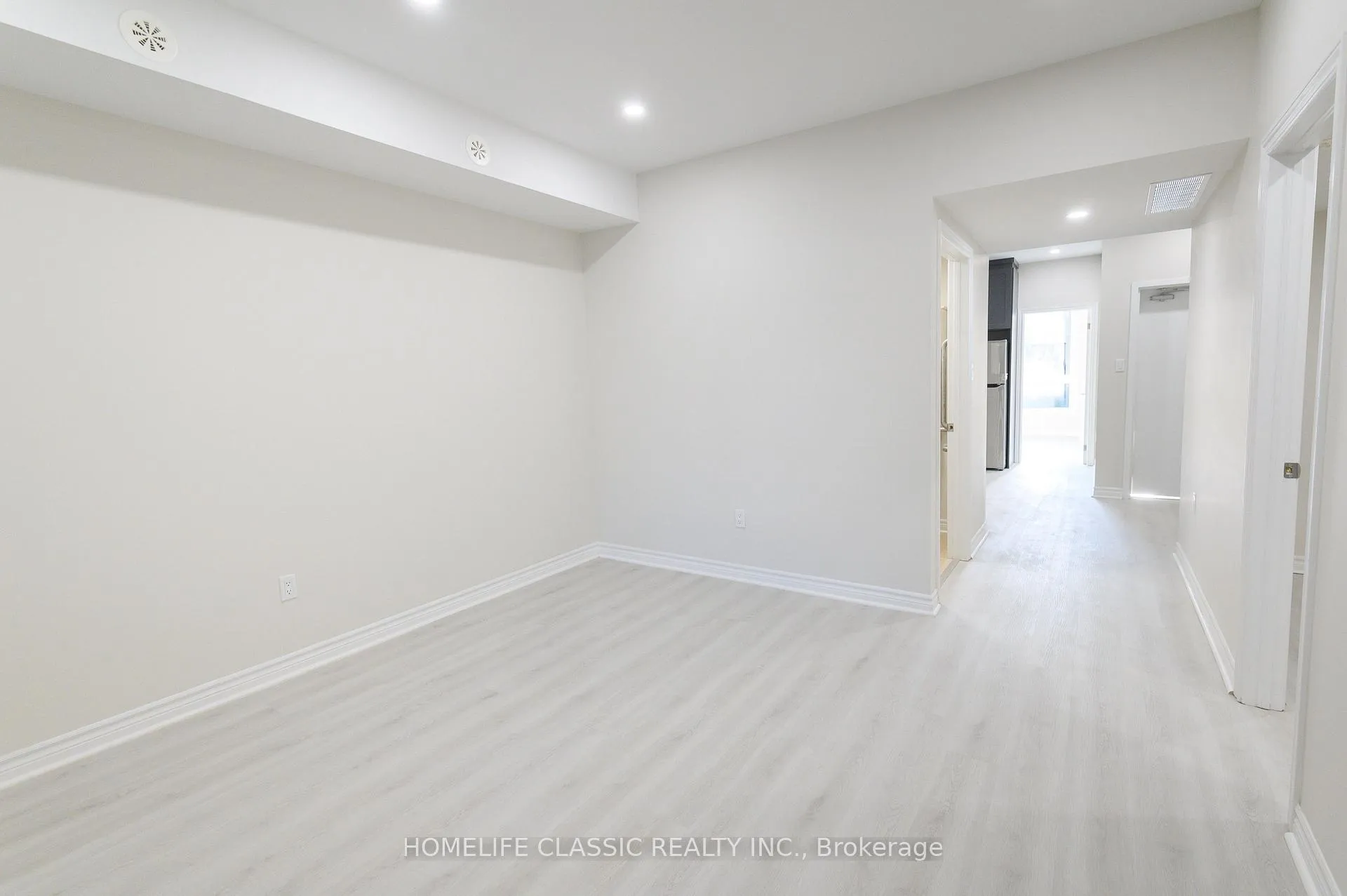 Photo 3 of Unit First Floor #2, 2915 Bur Oak Avenue, Markham, Cornell — HOMEH