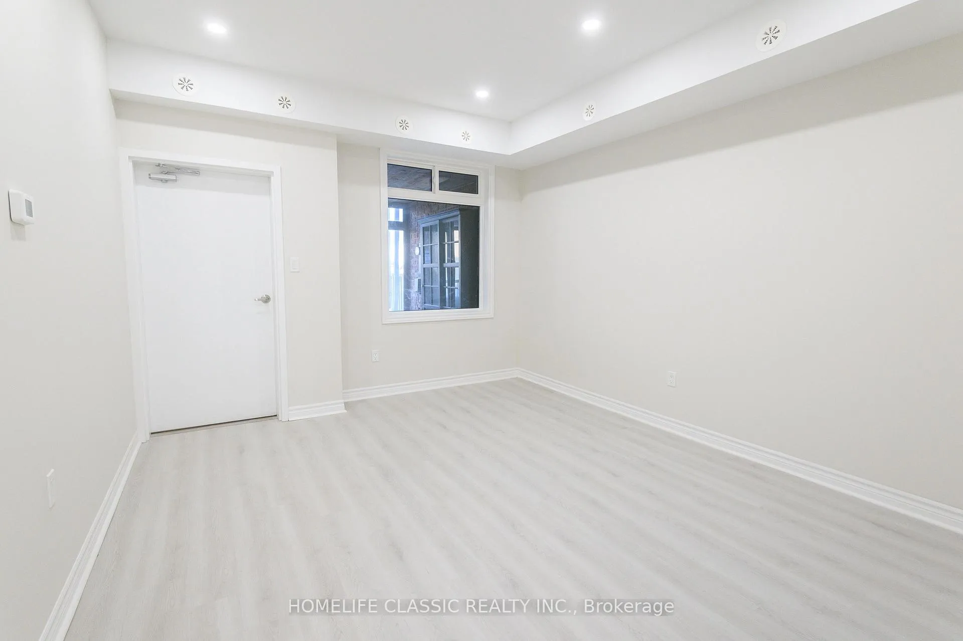 Photo 4 of Unit First Floor #2, 2915 Bur Oak Avenue, Markham, Cornell — HOMEH