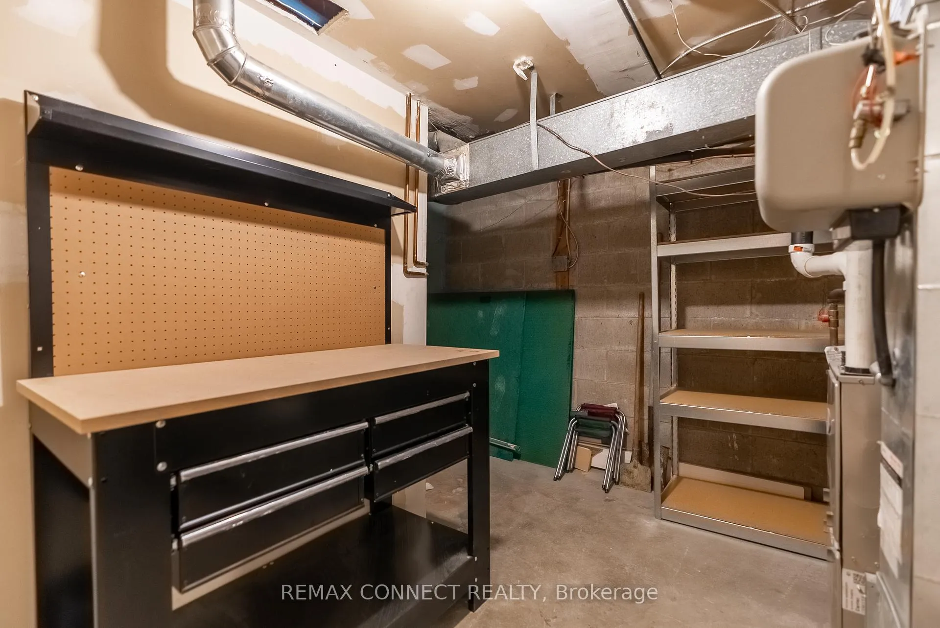 Photo 15 of 124 Burcher Road, Ajax, South East — HOMEH