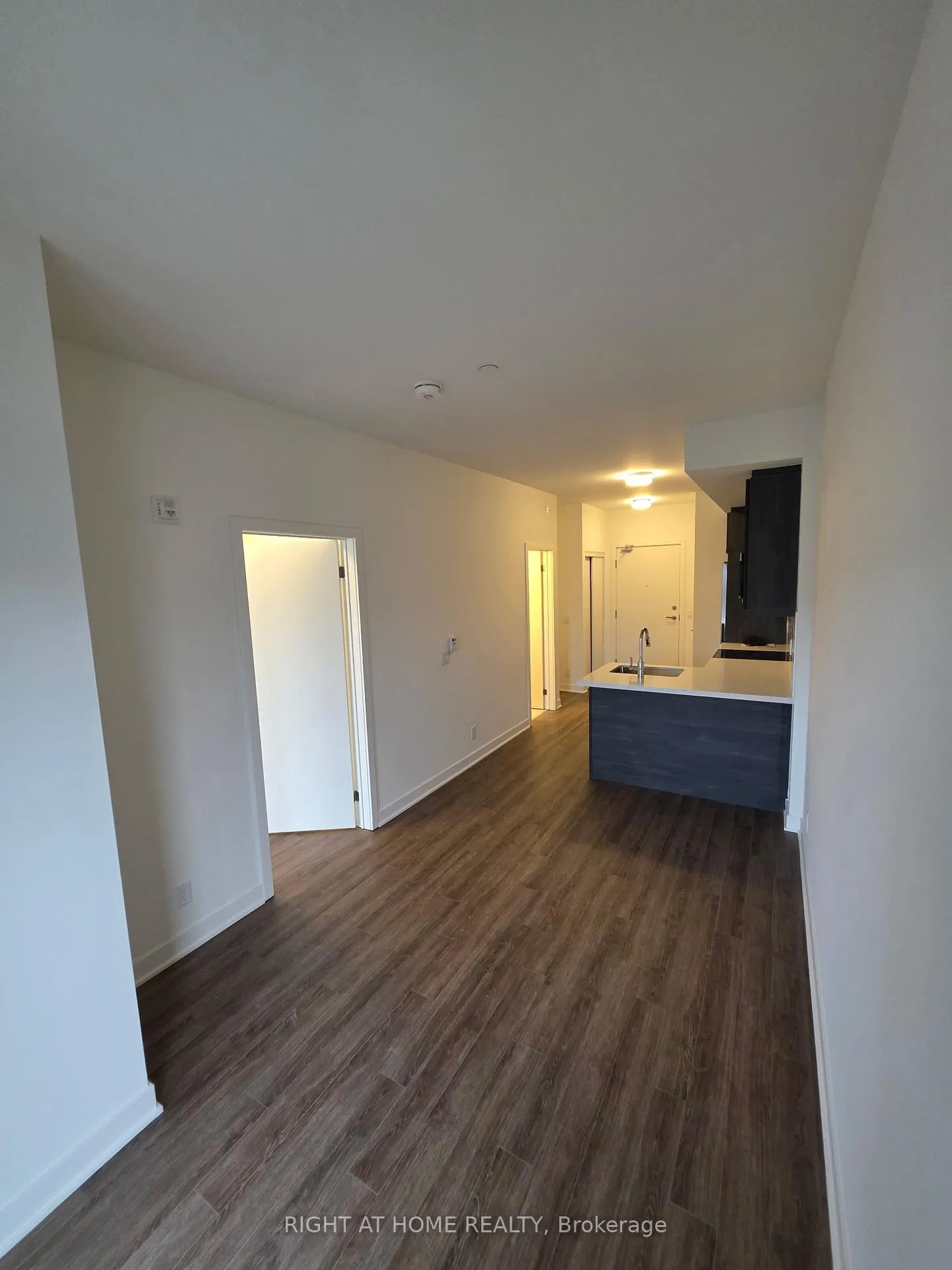 Photo 4 of Unit 104, 51 Clarington Boulevard, Clarington, Bowmanville — HOMEH