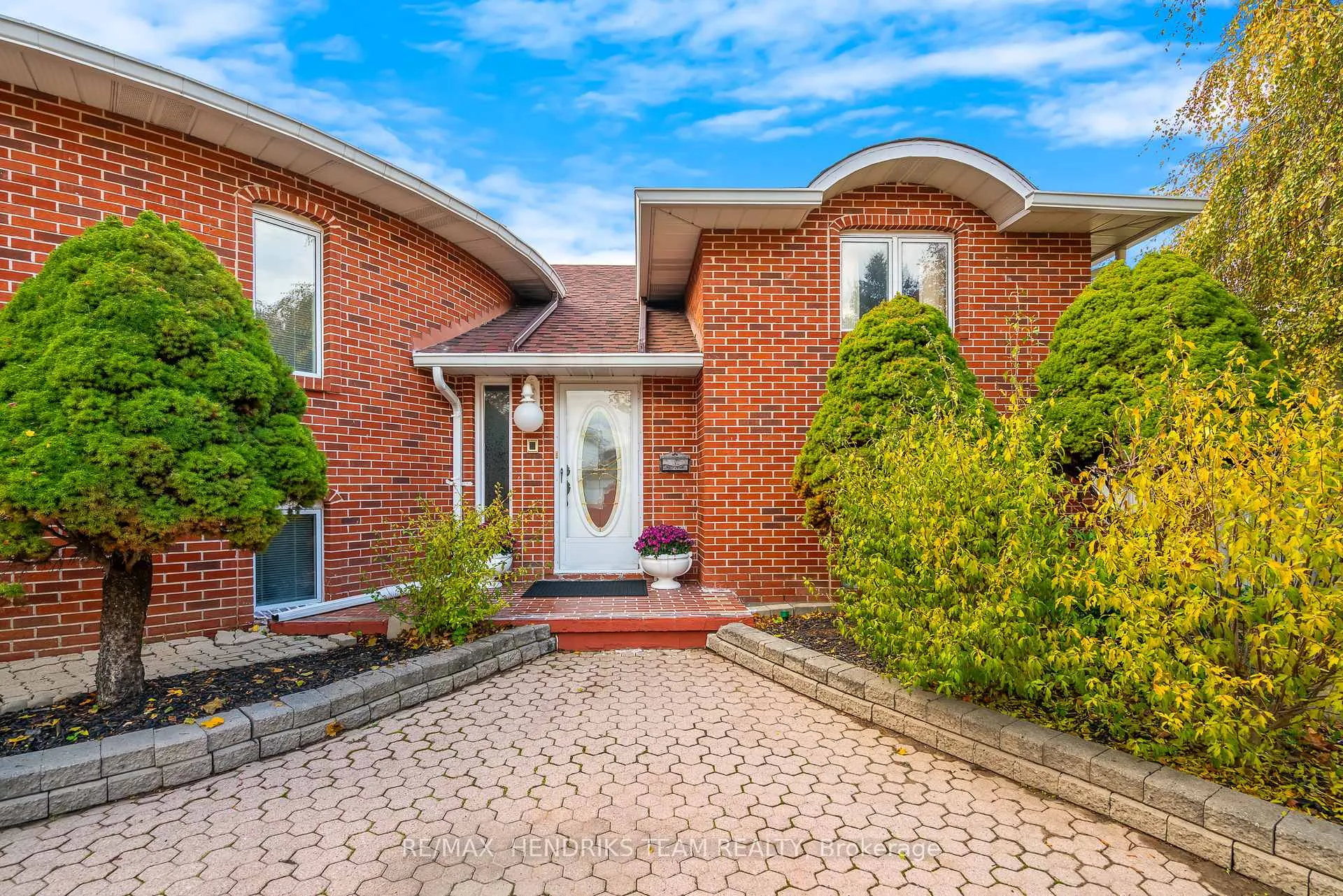 Photo 6 of 85 Westgate Park Drive, St. Catharines, Lakeshore — HOMEH