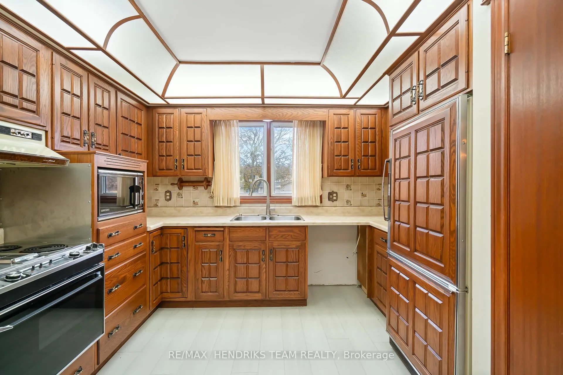 Photo 9 of 85 Westgate Park Drive, St. Catharines, Lakeshore — HOMEH