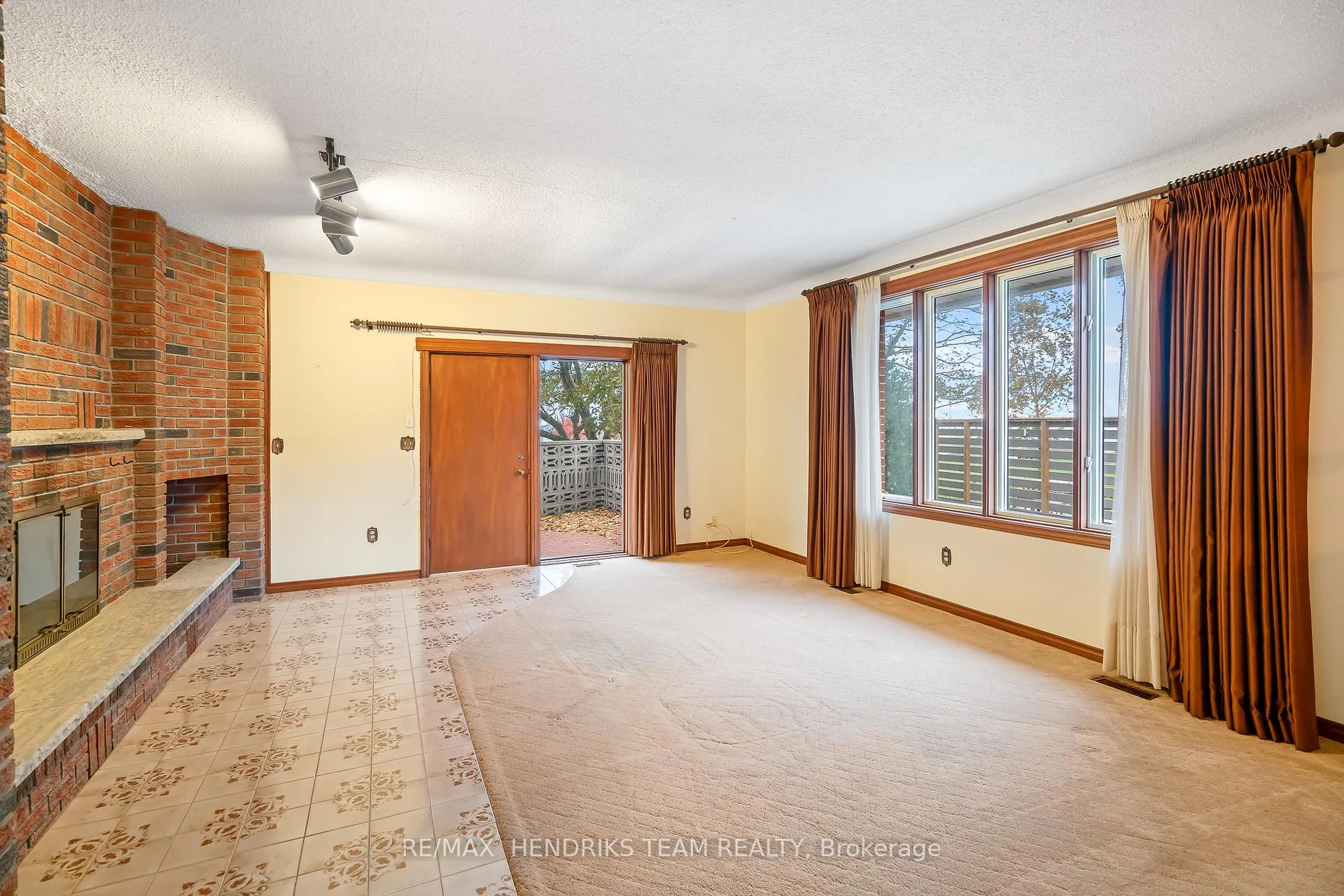 Photo 12 of 85 Westgate Park Drive, St. Catharines, Lakeshore — HOMEH