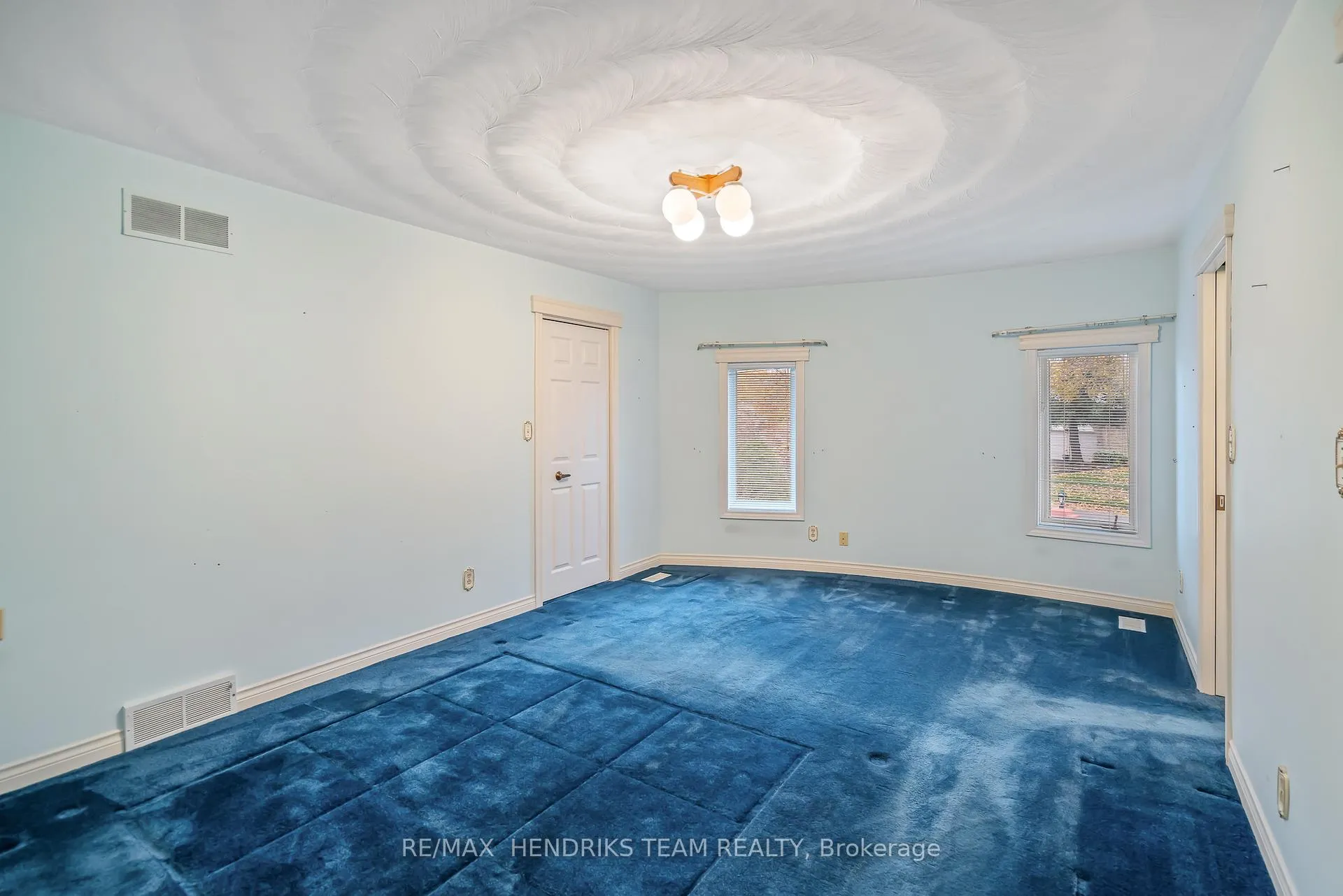 Photo 16 of 85 Westgate Park Drive, St. Catharines, Lakeshore — HOMEH