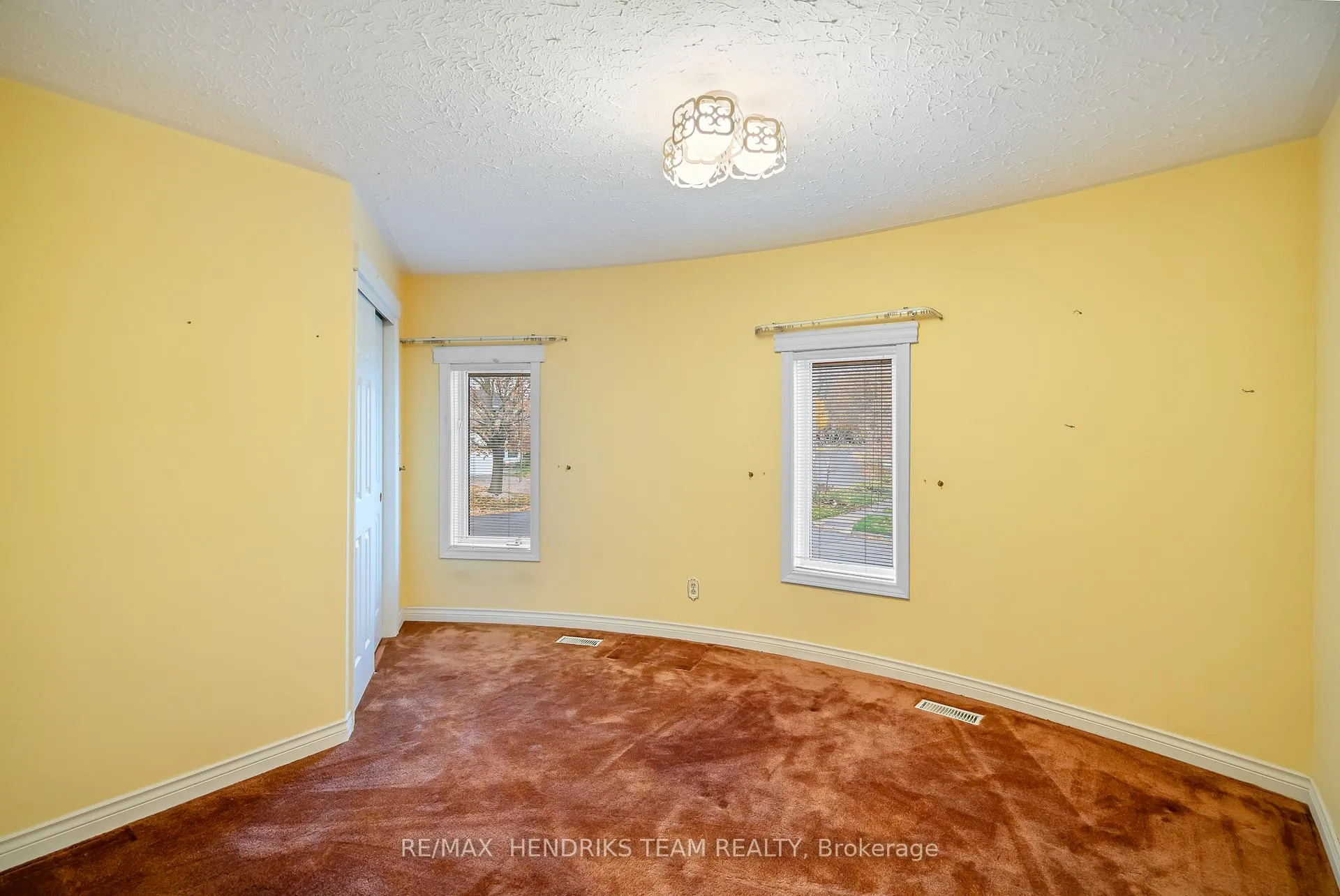 Photo 20 of 85 Westgate Park Drive, St. Catharines, Lakeshore — HOMEH