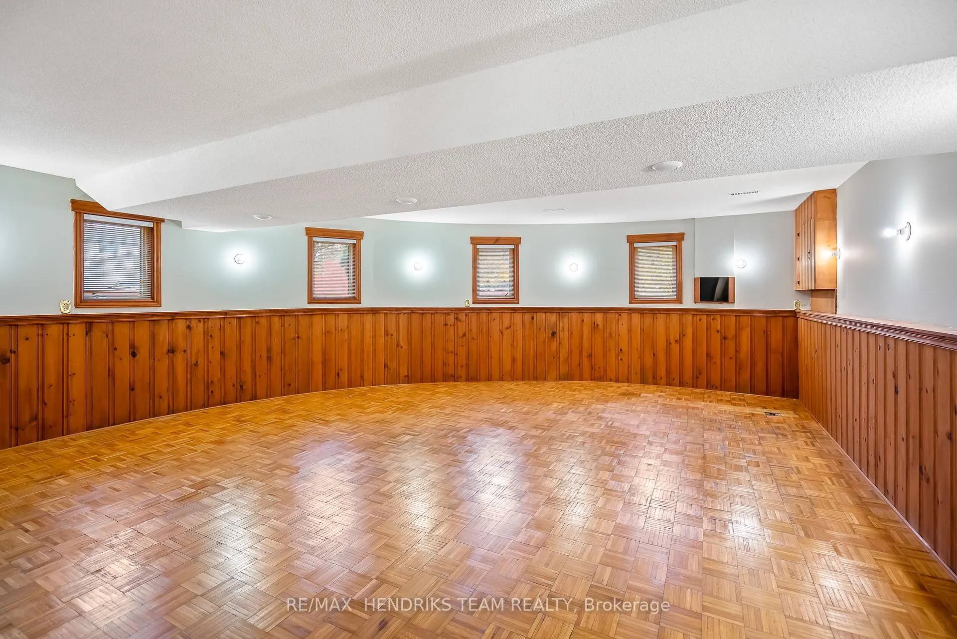 Photo 26 of 85 Westgate Park Drive, St. Catharines, Lakeshore — HOMEH