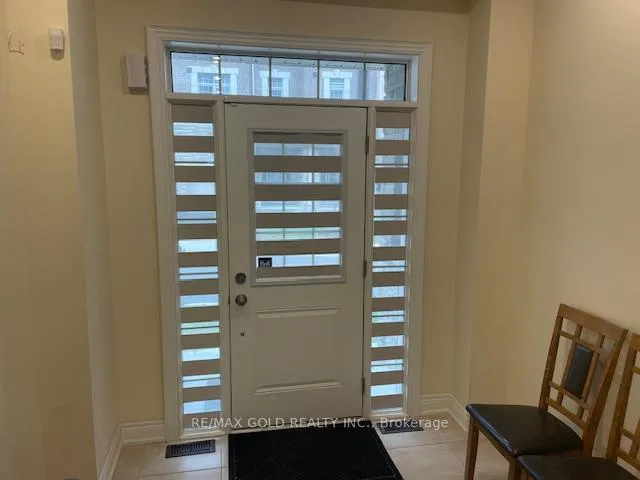 Photo 5 of Unit Main Floor Plus Basement, 48 Andress Way, Markham, Cedarwood — HOMEH