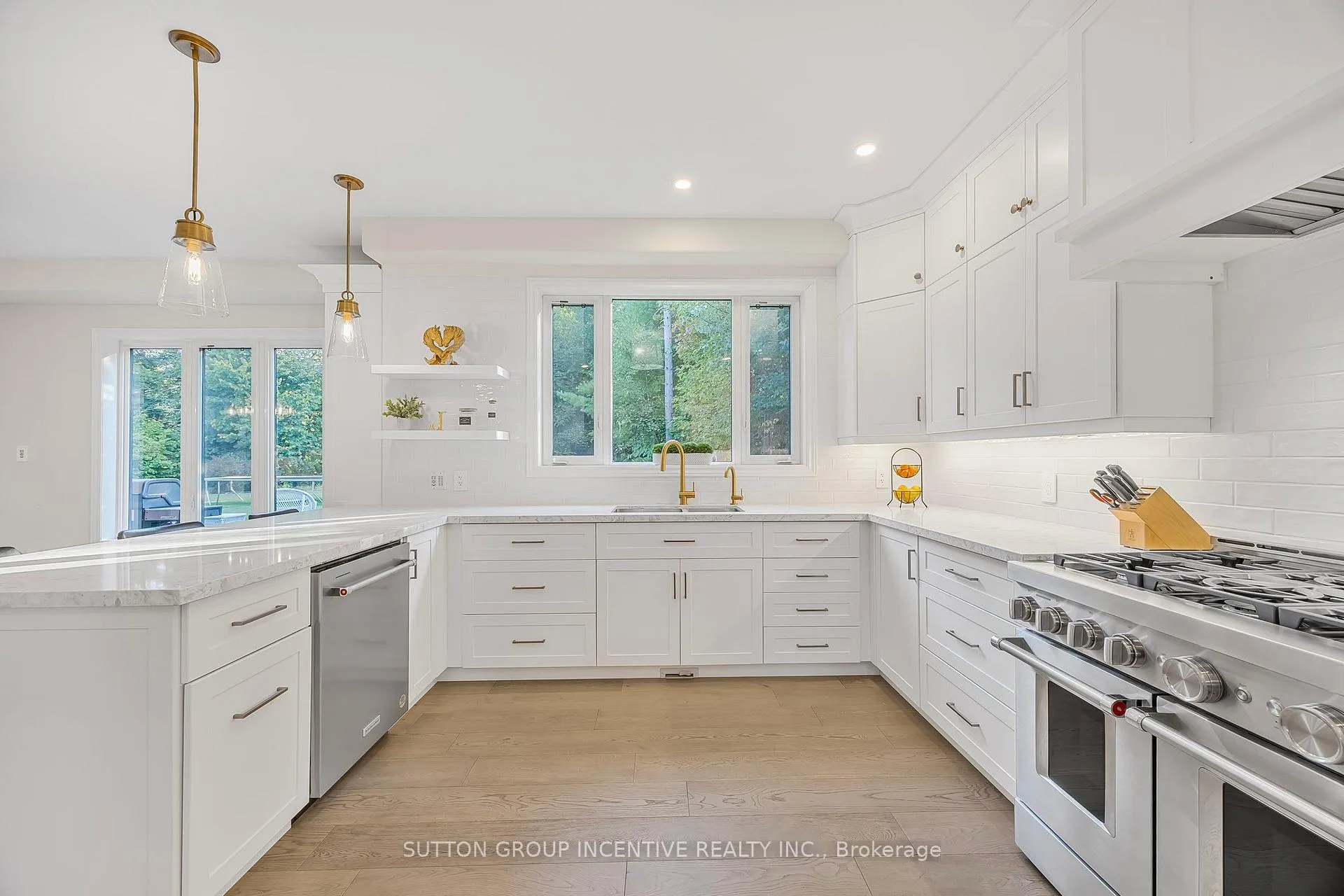 Photo 16 of 38 Lilac Lane, Springwater, Midhurst — HOMEH