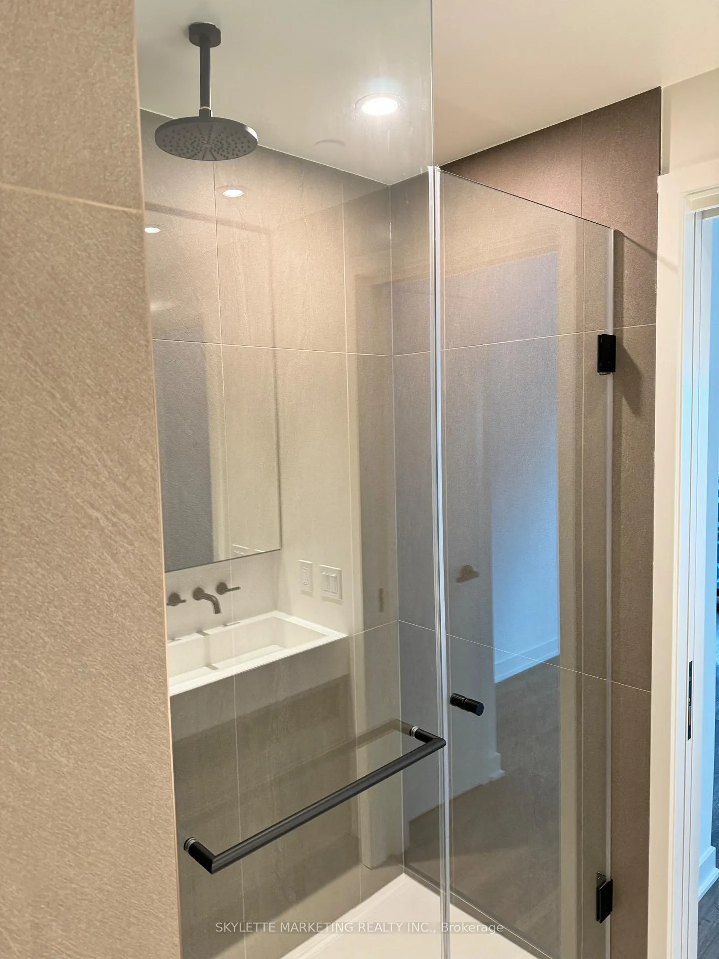 Photo 5 of Unit 3308, 55 Charles Street, Toronto, Church-Yonge Corridor — HOMEH