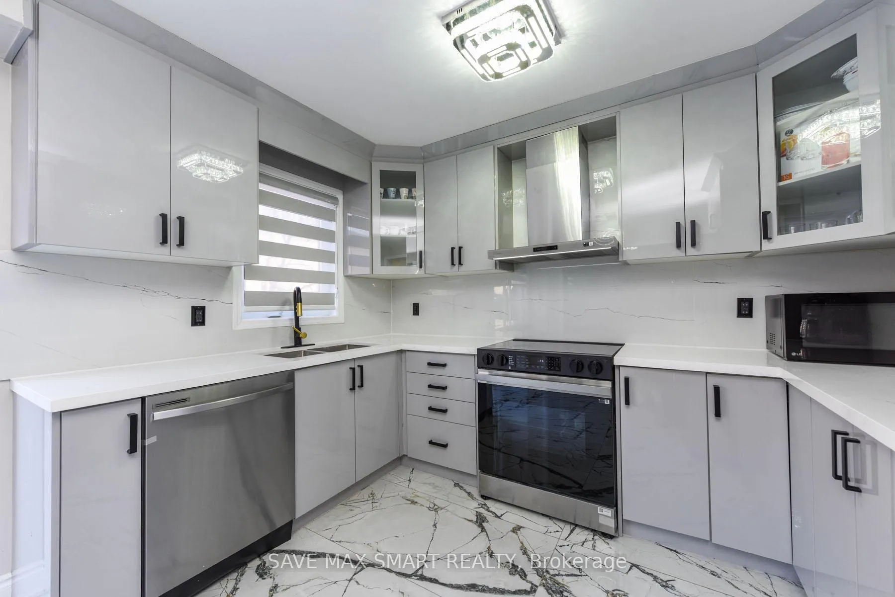 Photo 11 of 54 Beresford Crescent, Brampton, Bram East — HOMEH