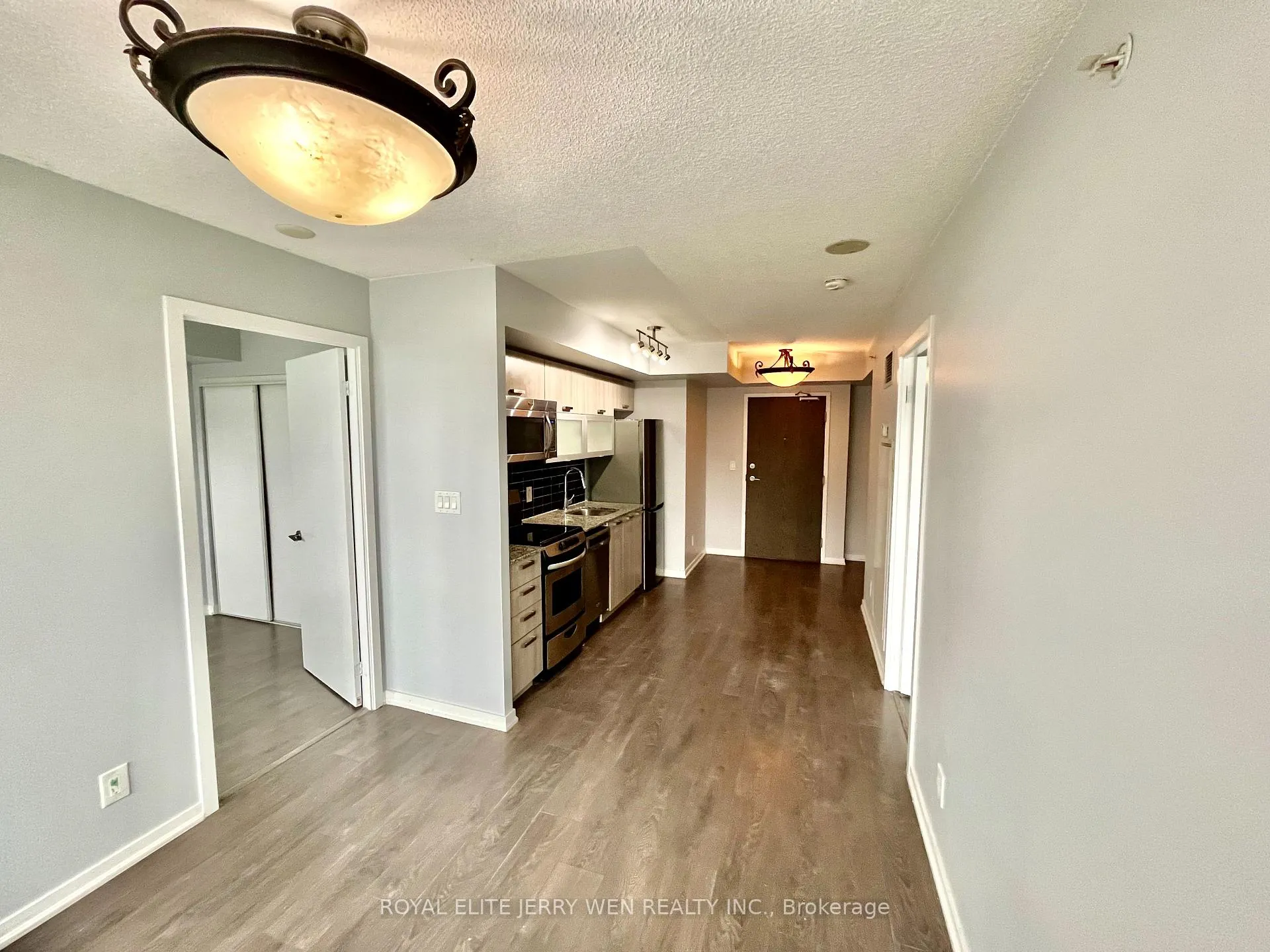 Photo 2 of Unit 918, 68 Abell Street, Toronto, Little Portugal — HOMEH
