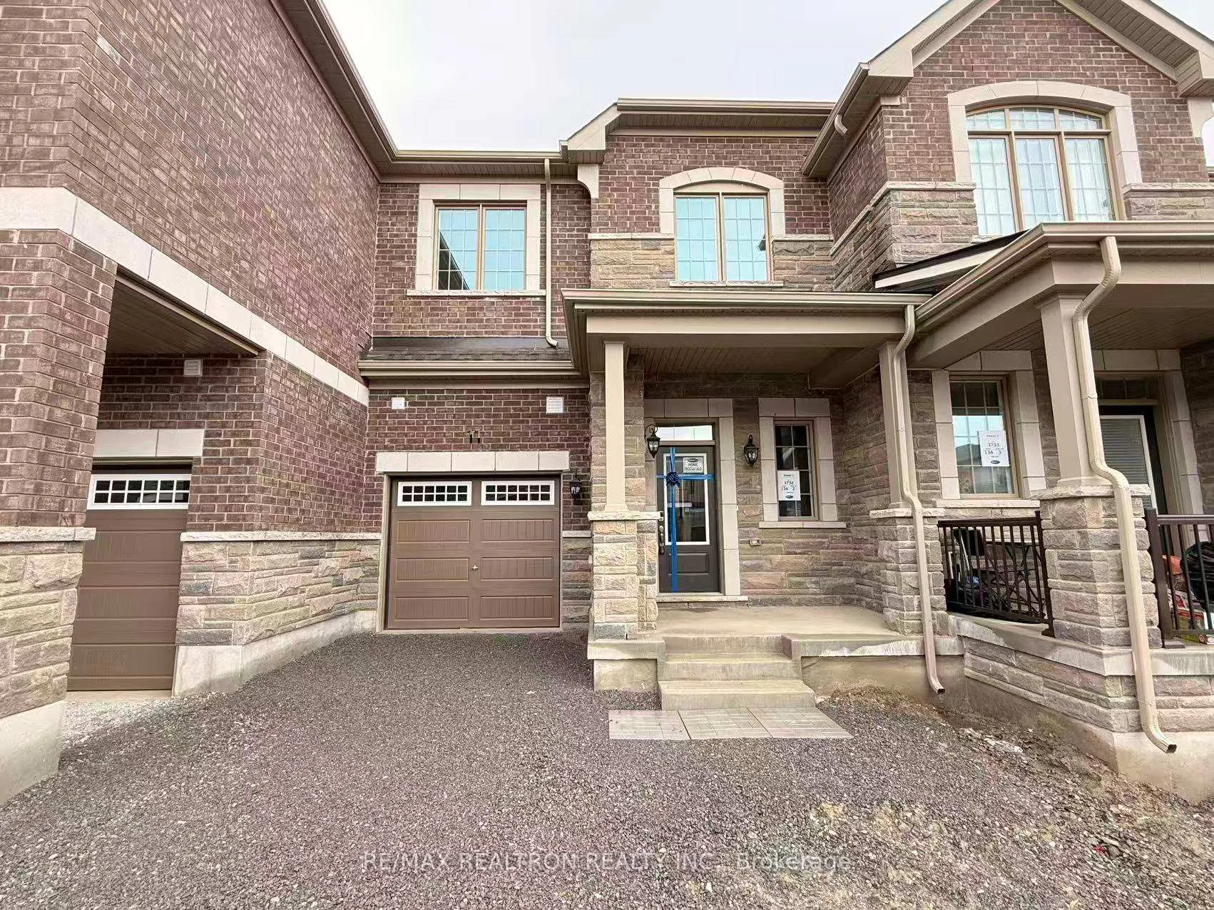 Photo 2 of 11 Moss Drive, Markham, Rural Markham — HOMEH