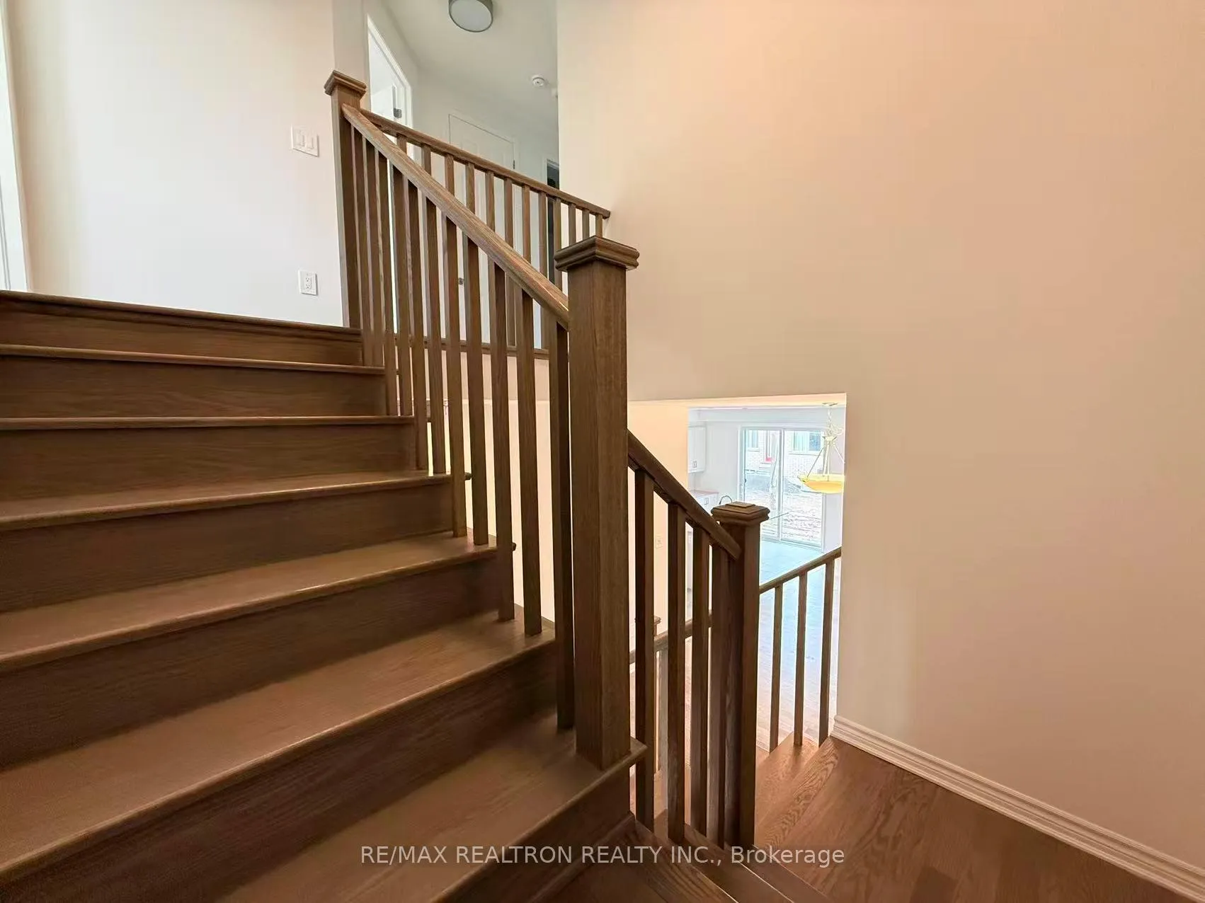 Photo 14 of 11 Moss Drive, Markham, Rural Markham — HOMEH