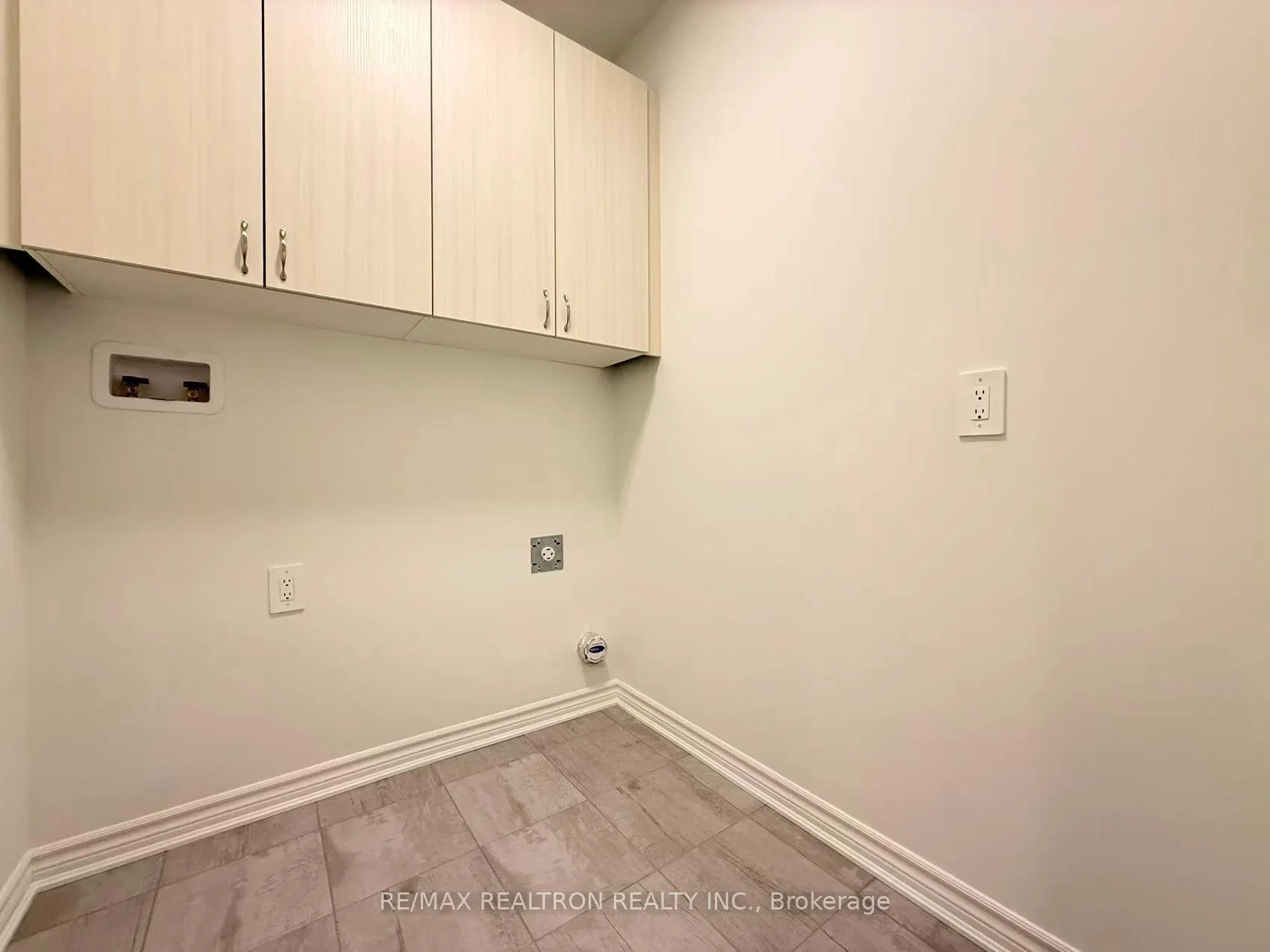 Photo 19 of 11 Moss Drive, Markham, Rural Markham — HOMEH