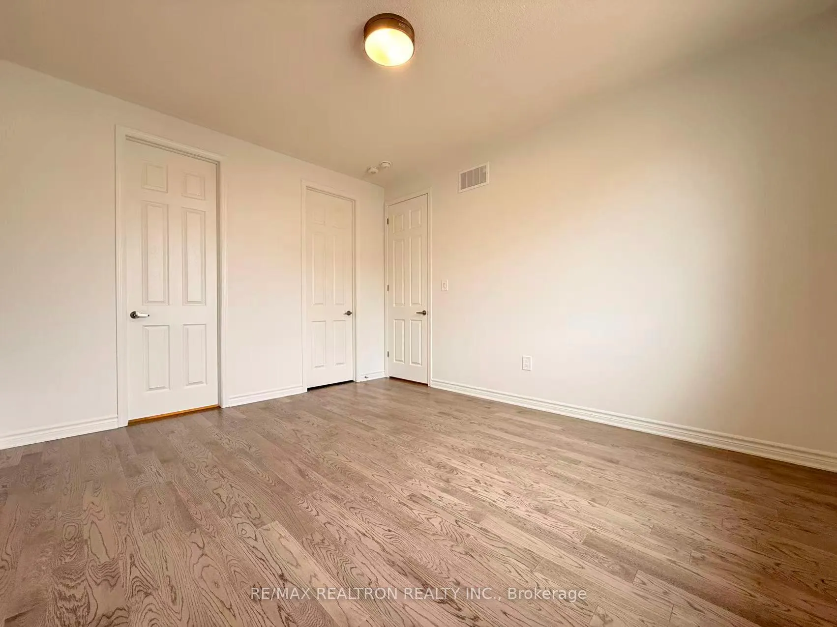 Photo 21 of 11 Moss Drive, Markham, Rural Markham — HOMEH
