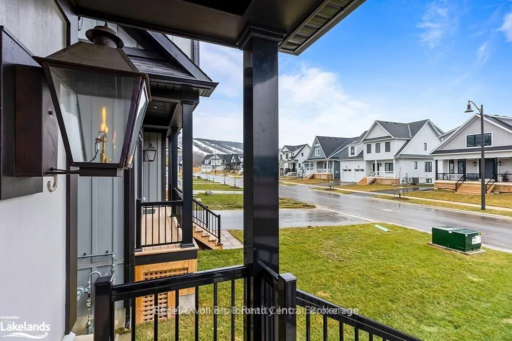 Photo 4 of 123 Black Willow Crescent, Blue Mountains — HOMEH