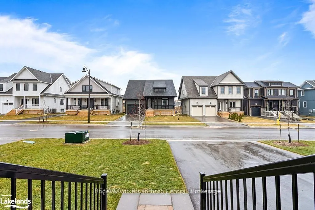 Photo 5 of 123 Black Willow Crescent, Blue Mountains — HOMEH