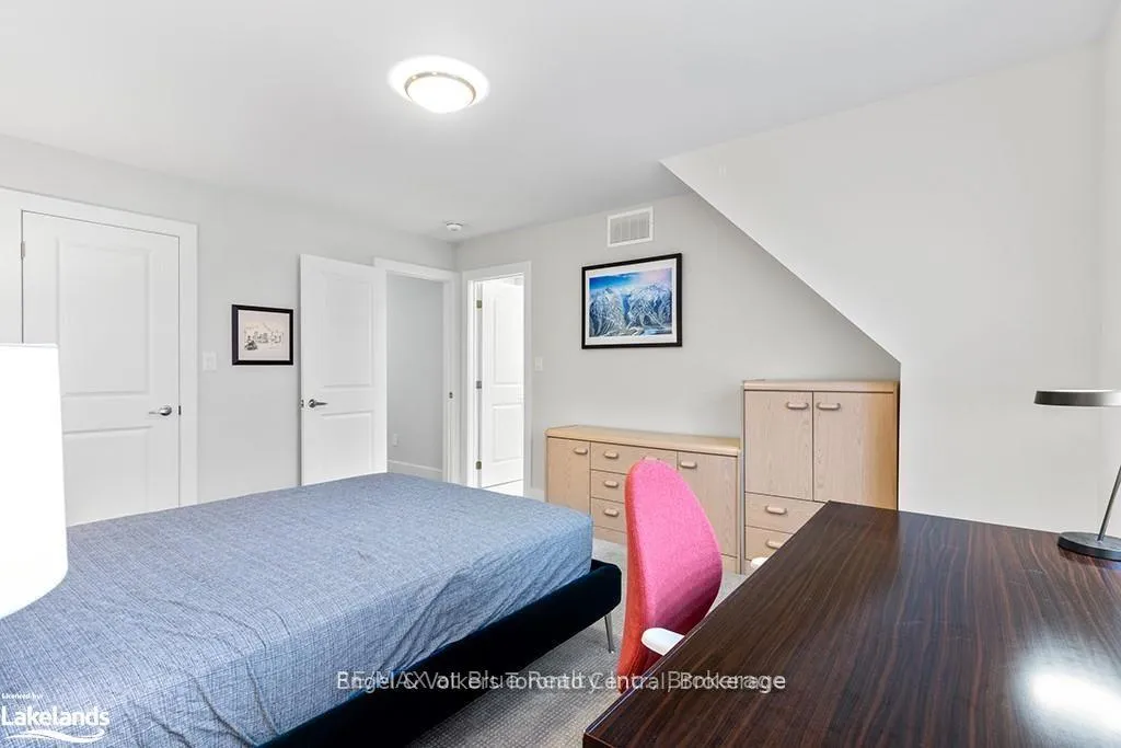 Photo 23 of 123 Black Willow Crescent, Blue Mountains — HOMEH