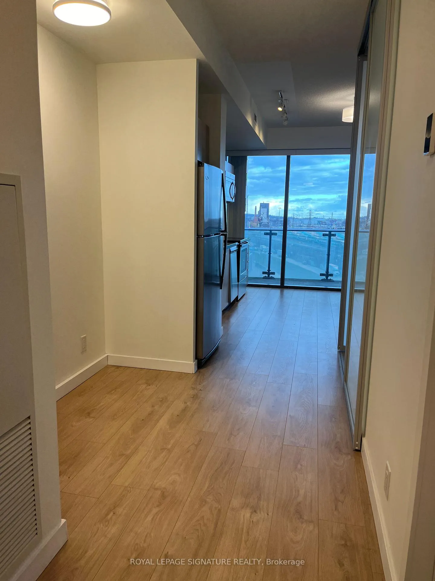 Photo 4 of Unit 706, 390 Cherry Street, Toronto, Waterfront Communities — HOMEH
