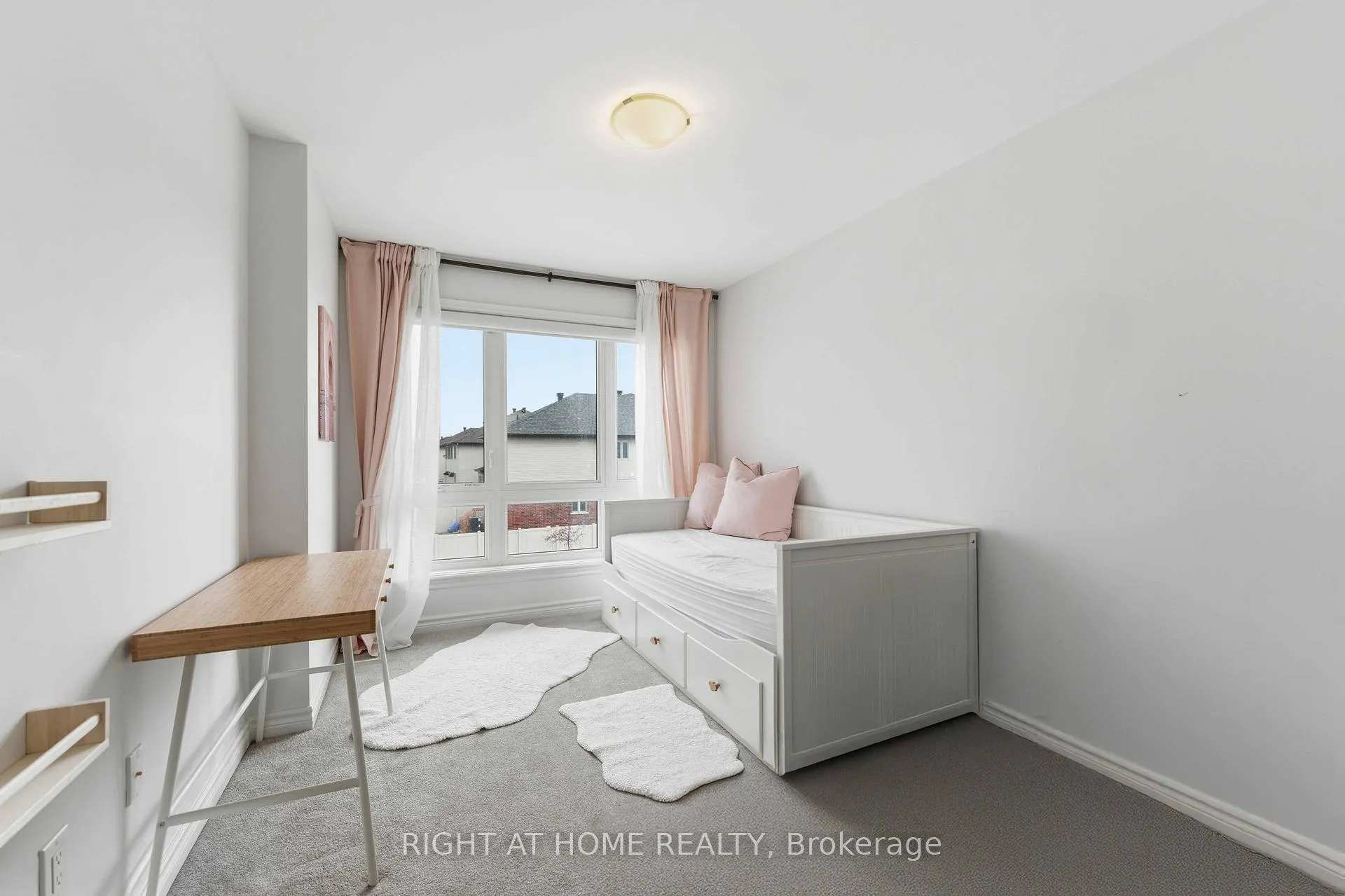 Photo 15 of 695 Capricorn Circle, Ottawa, Riverside South/Gloucester Glen — HOMEH