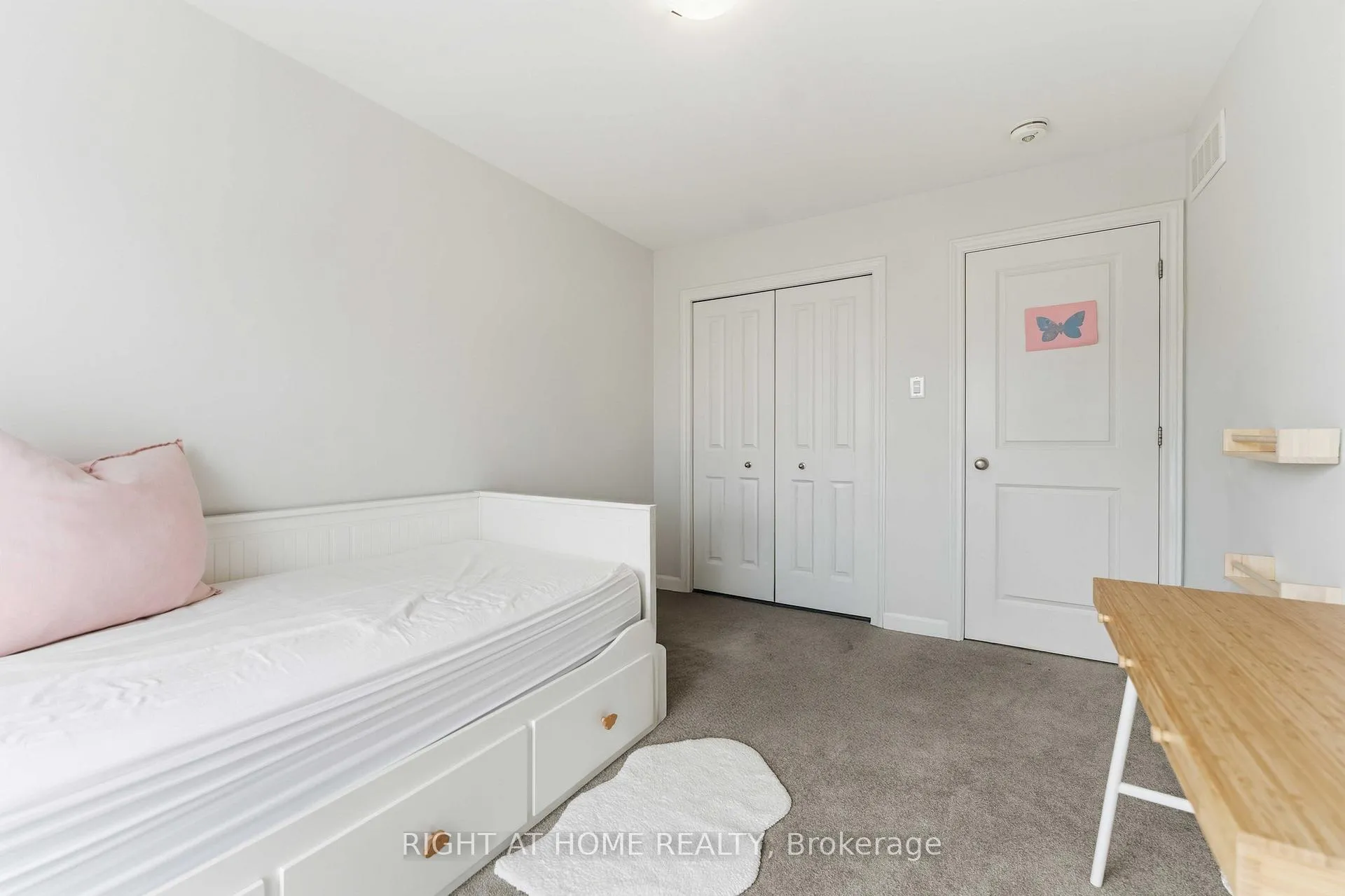 Photo 16 of 695 Capricorn Circle, Ottawa, Riverside South/Gloucester Glen — HOMEH