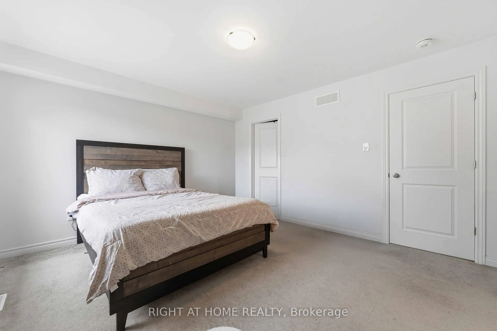 Photo 19 of 695 Capricorn Circle, Ottawa, Riverside South/Gloucester Glen — HOMEH