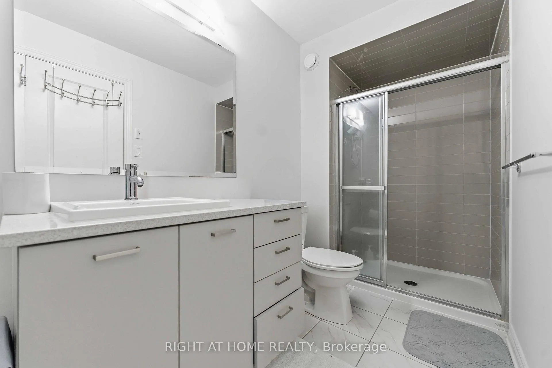 Photo 20 of 695 Capricorn Circle, Ottawa, Riverside South/Gloucester Glen — HOMEH