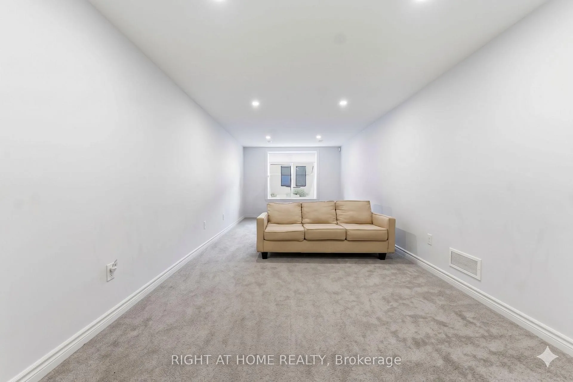 Photo 23 of 695 Capricorn Circle, Ottawa, Riverside South/Gloucester Glen — HOMEH