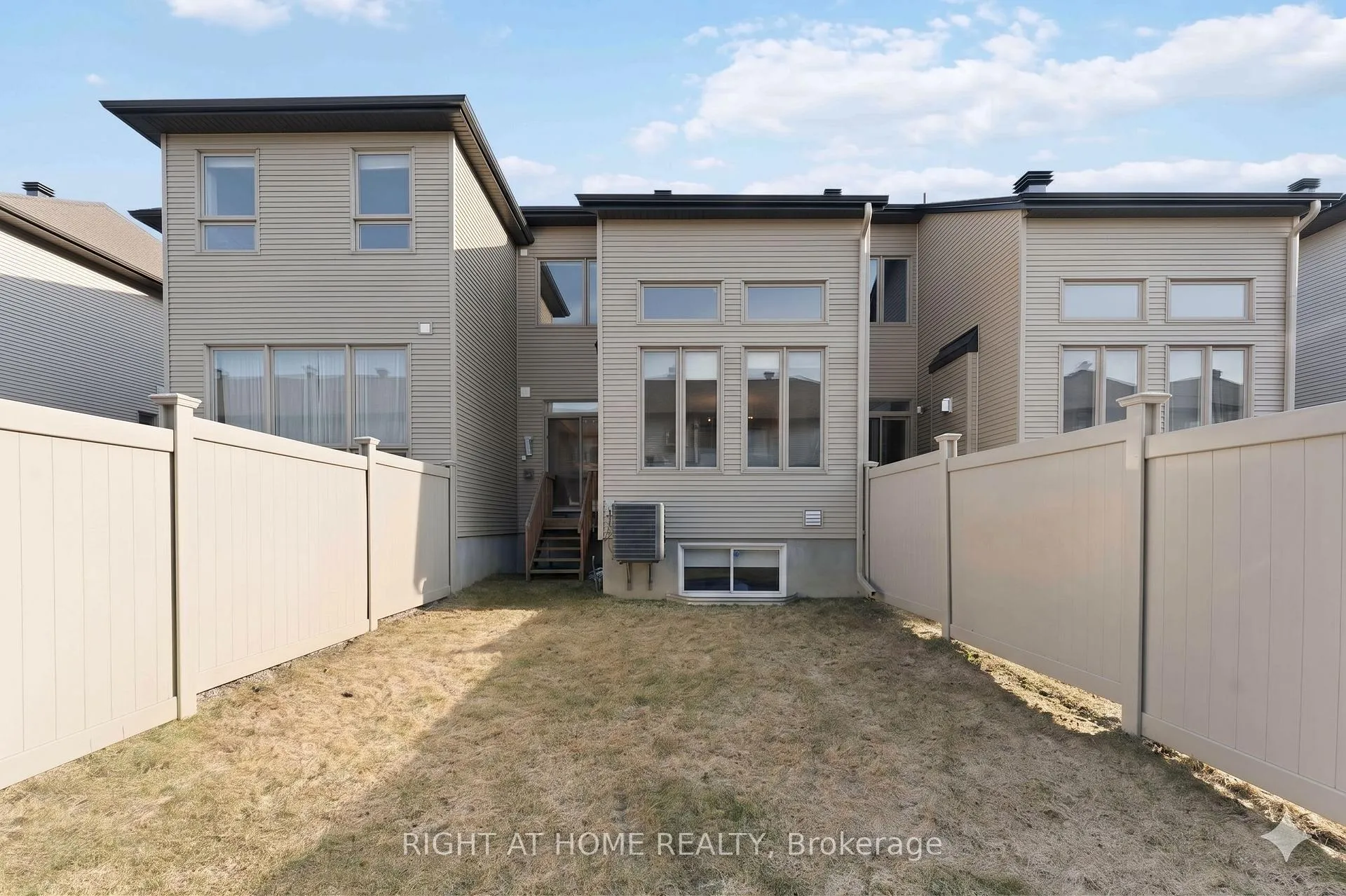 Photo 24 of 695 Capricorn Circle, Ottawa, Riverside South/Gloucester Glen — HOMEH