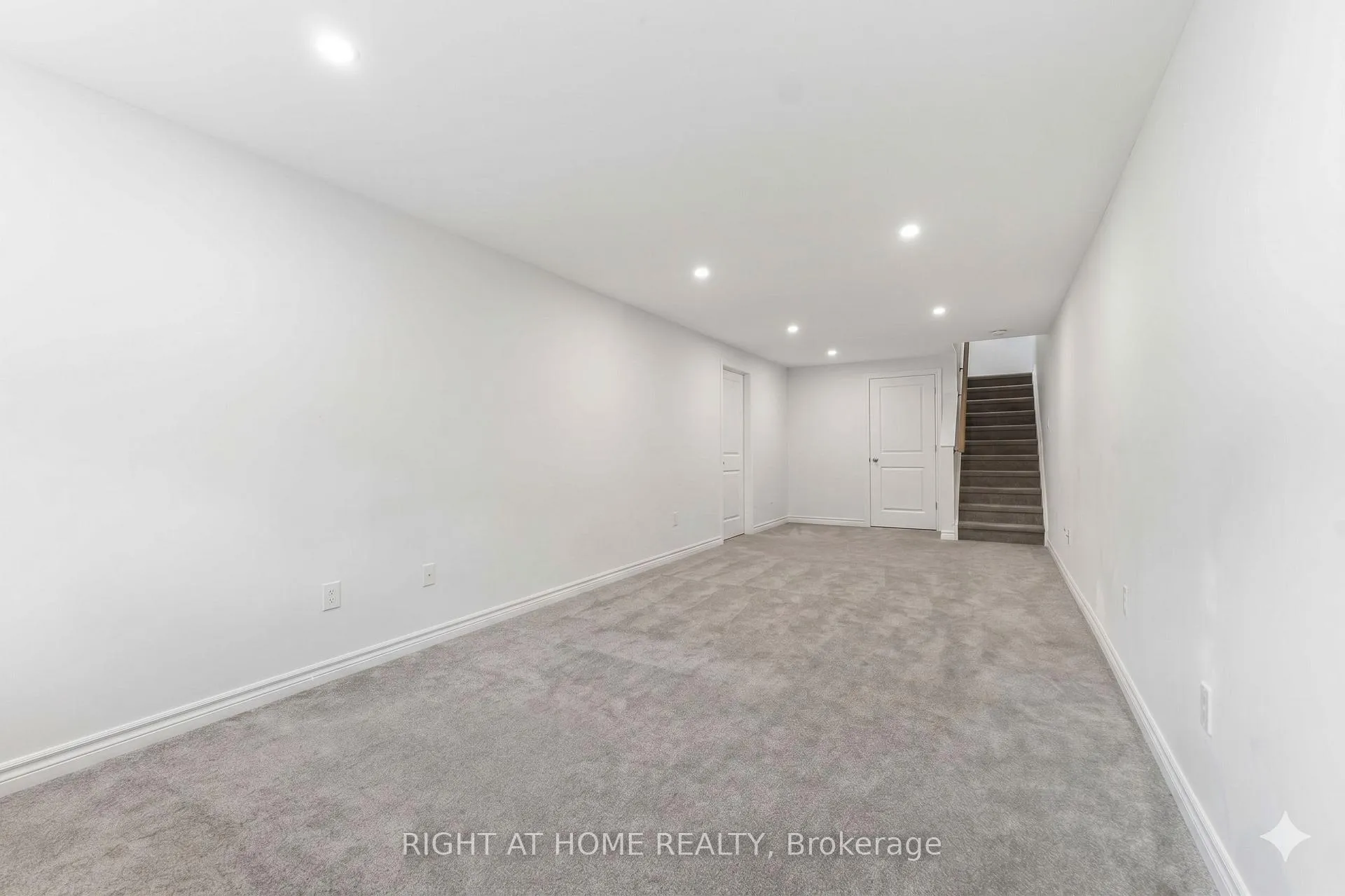 Photo 25 of 695 Capricorn Circle, Ottawa, Riverside South/Gloucester Glen — HOMEH