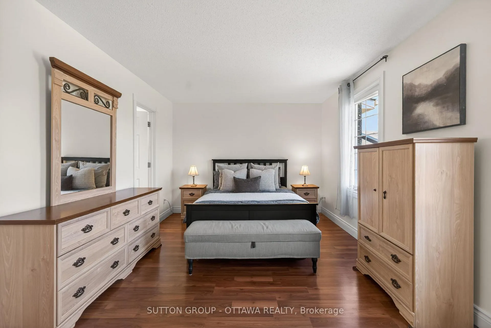 Photo 16 of 285 Monterey Drive, Ottawa, Leslie Park — HOMEH