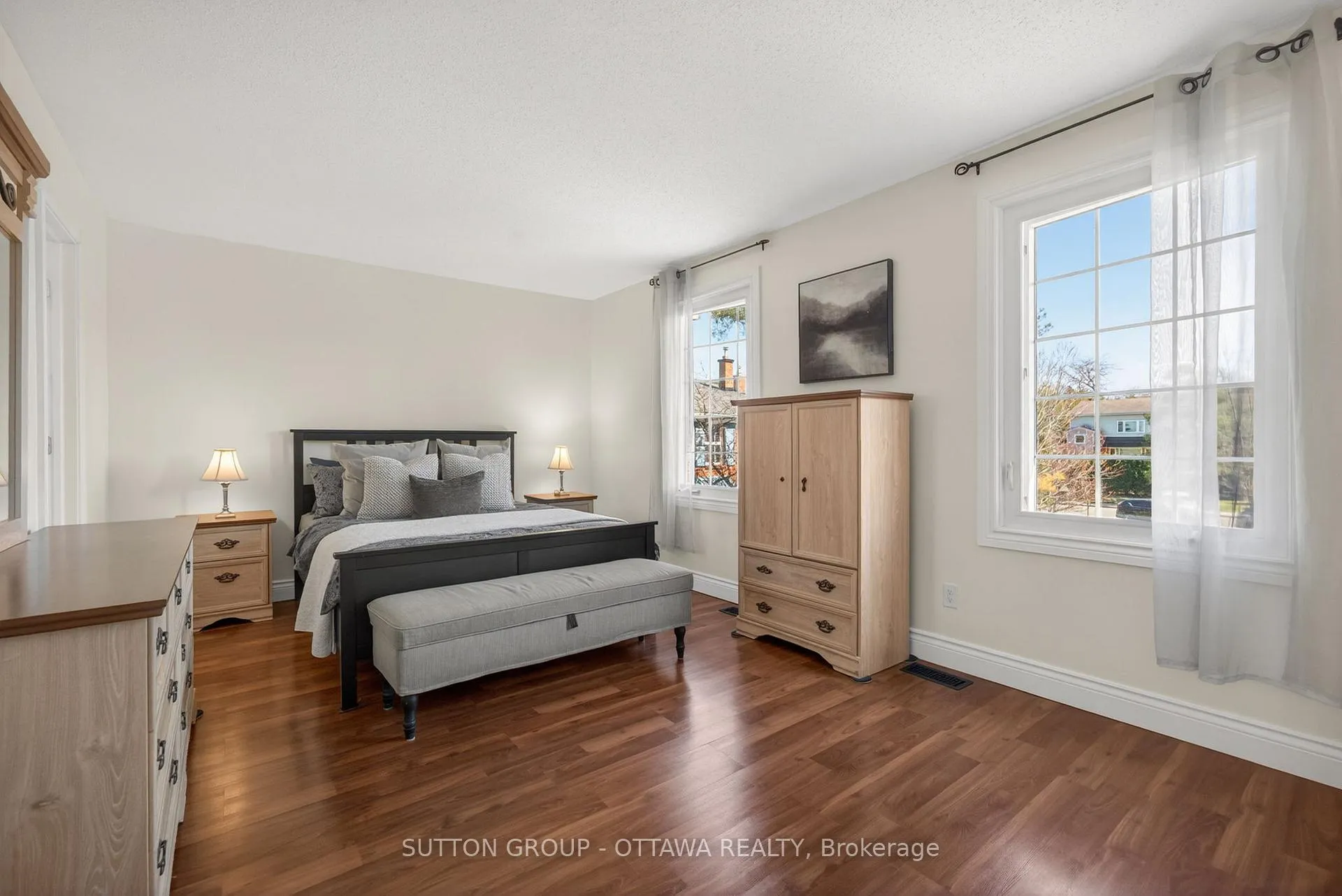 Photo 17 of 285 Monterey Drive, Ottawa, Leslie Park — HOMEH