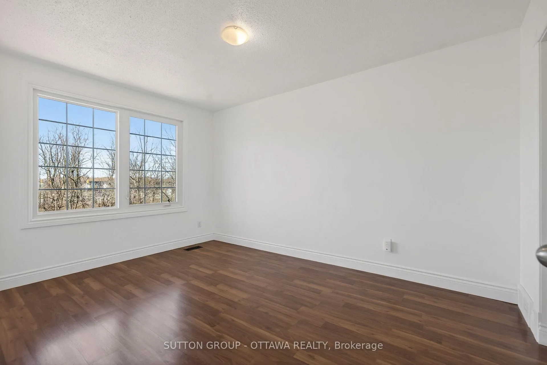 Photo 20 of 285 Monterey Drive, Ottawa, Leslie Park — HOMEH