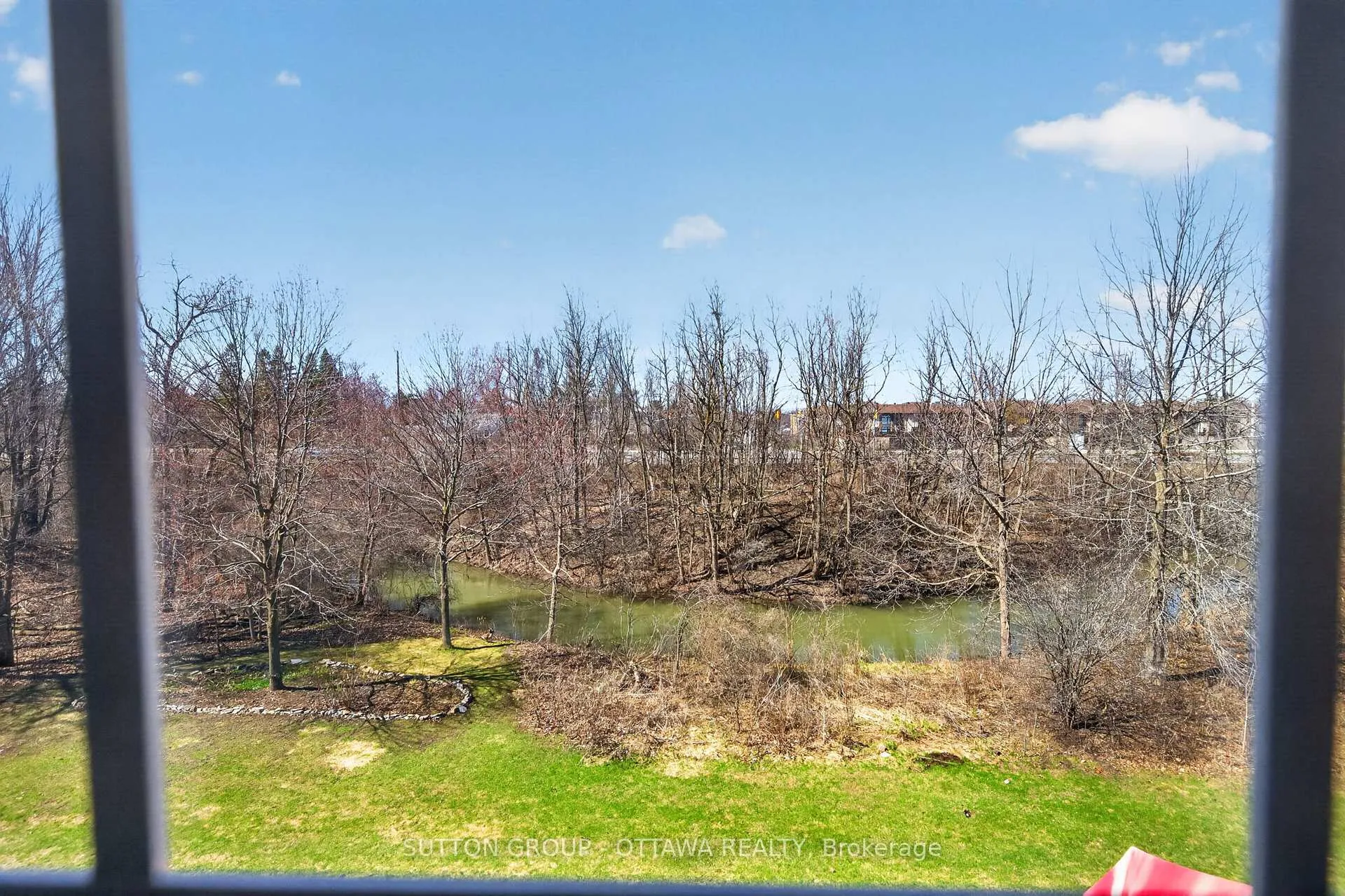Photo 27 of 285 Monterey Drive, Ottawa, Leslie Park — HOMEH