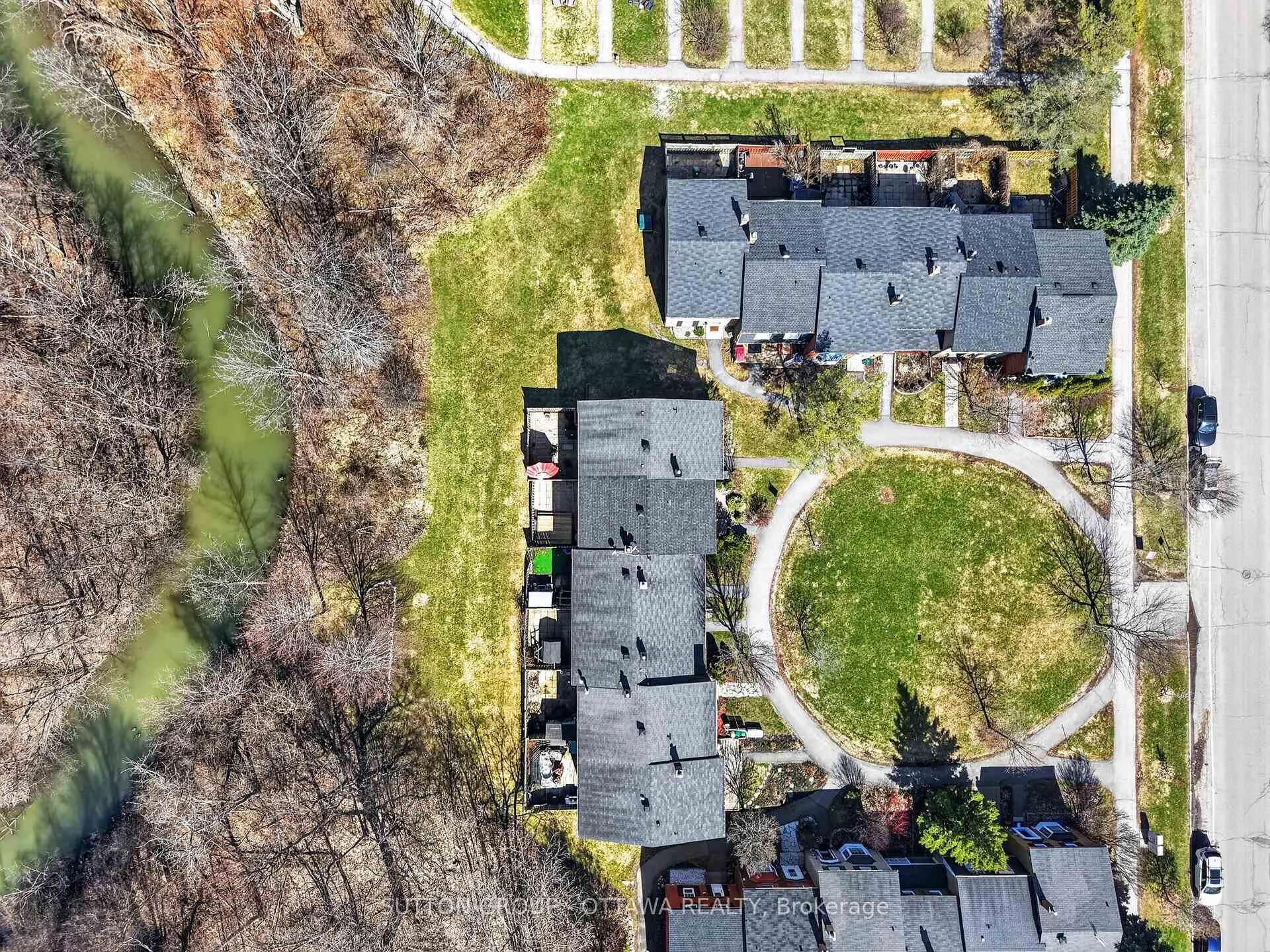 Photo 34 of 285 Monterey Drive, Ottawa, Leslie Park — HOMEH