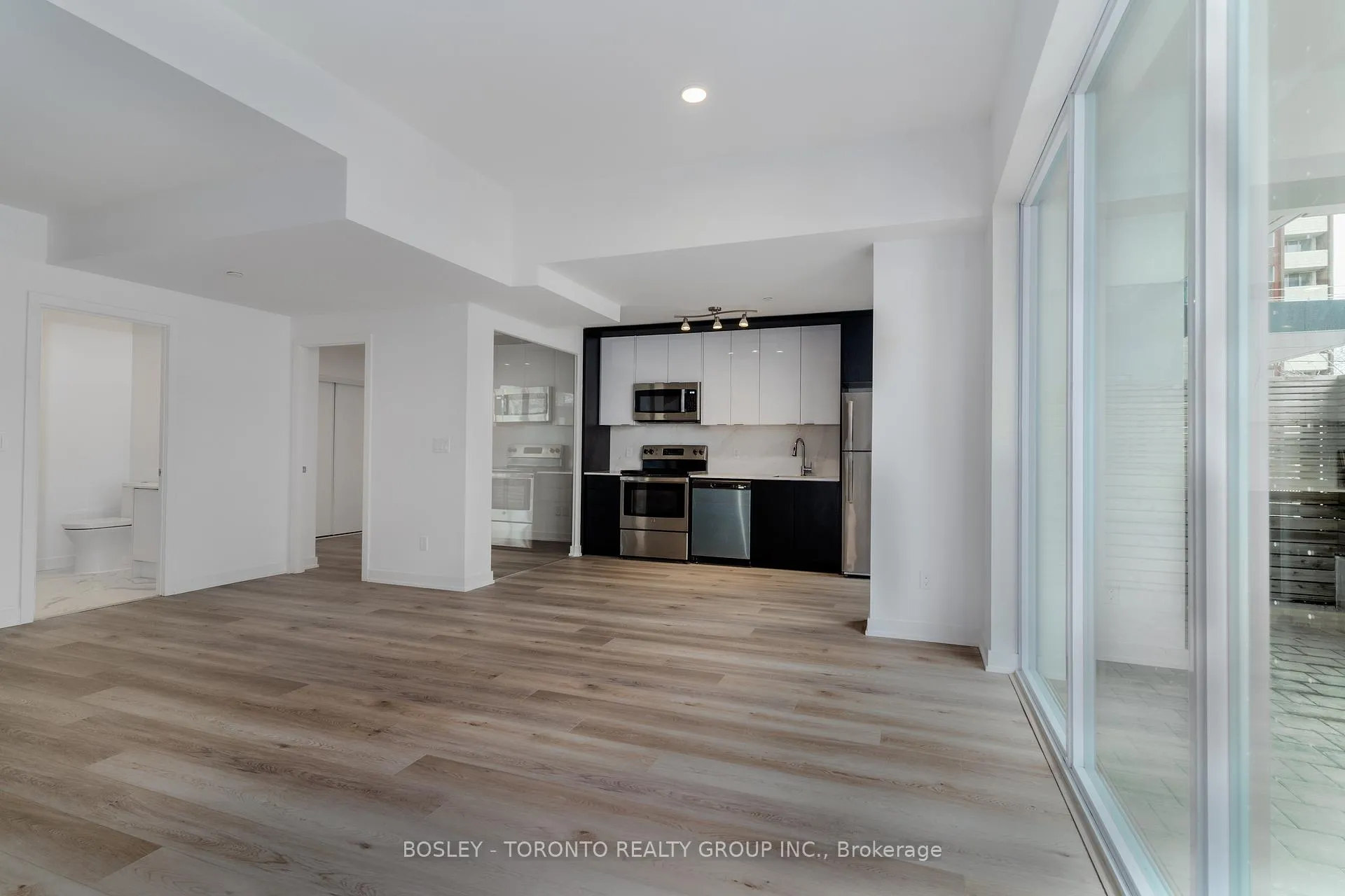 Photo 3 of Unit 106, 3 Cardiff Road, Toronto, Mount Pleasant East — HOMEH