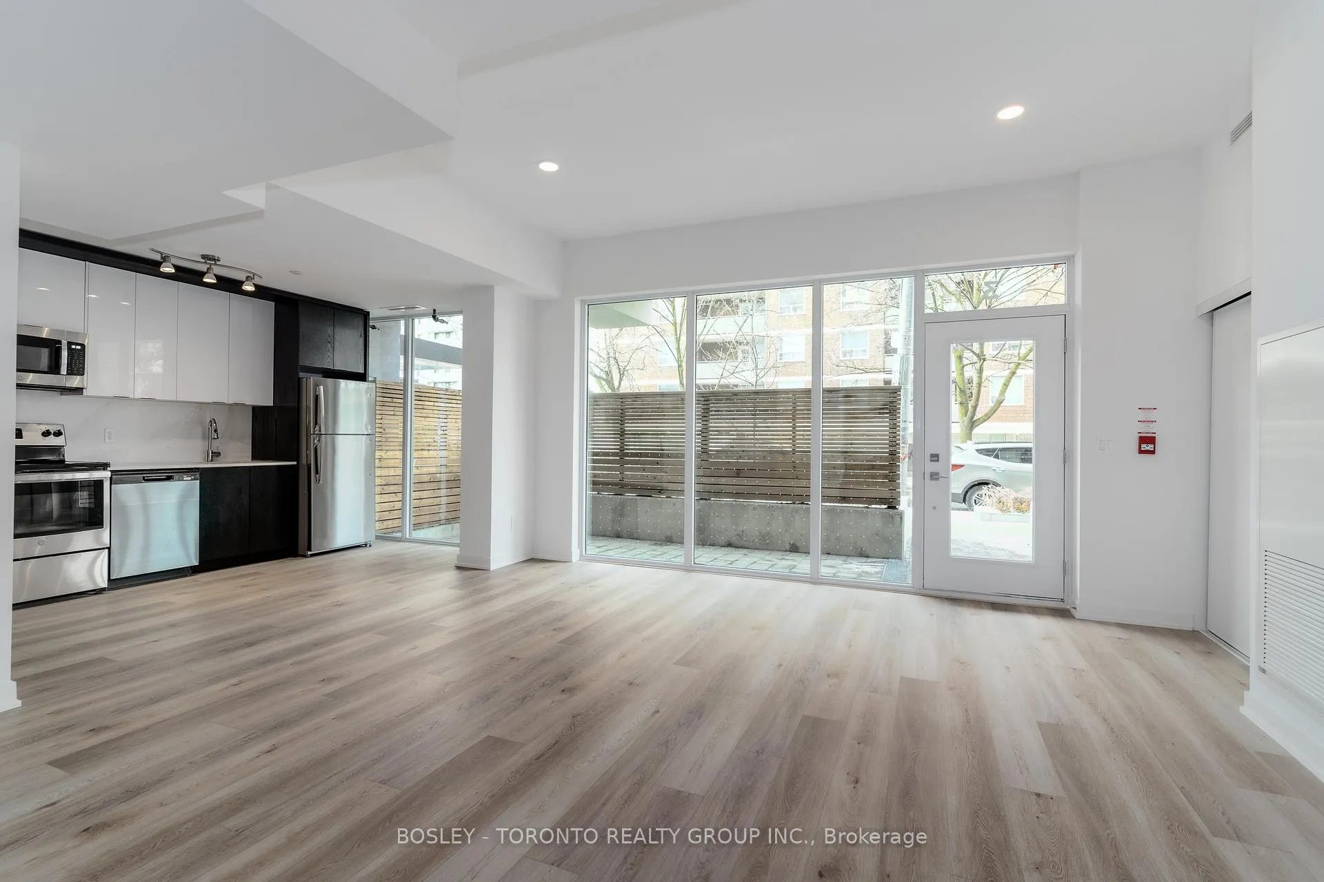 Photo 4 of Unit 106, 3 Cardiff Road, Toronto, Mount Pleasant East — HOMEH