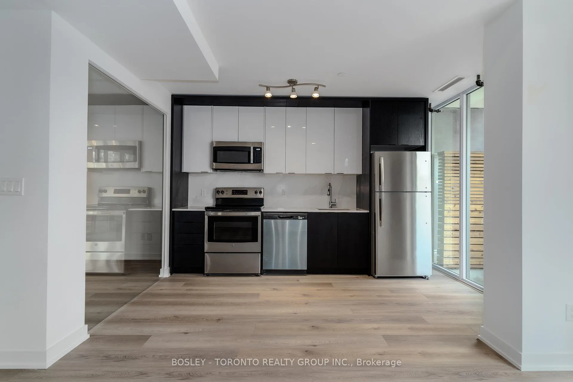 Photo 5 of Unit 106, 3 Cardiff Road, Toronto, Mount Pleasant East — HOMEH